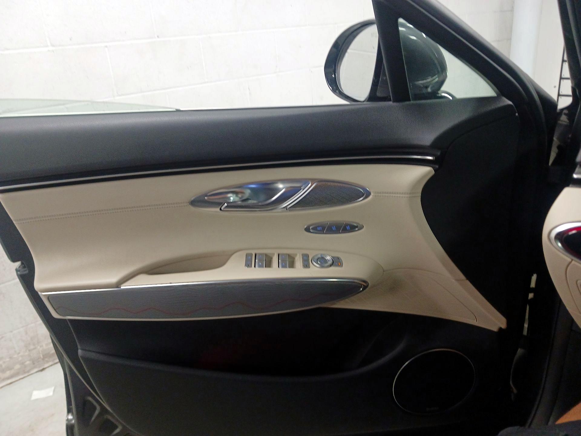 Thumbnail: 2023 Genesis GV70 - 12