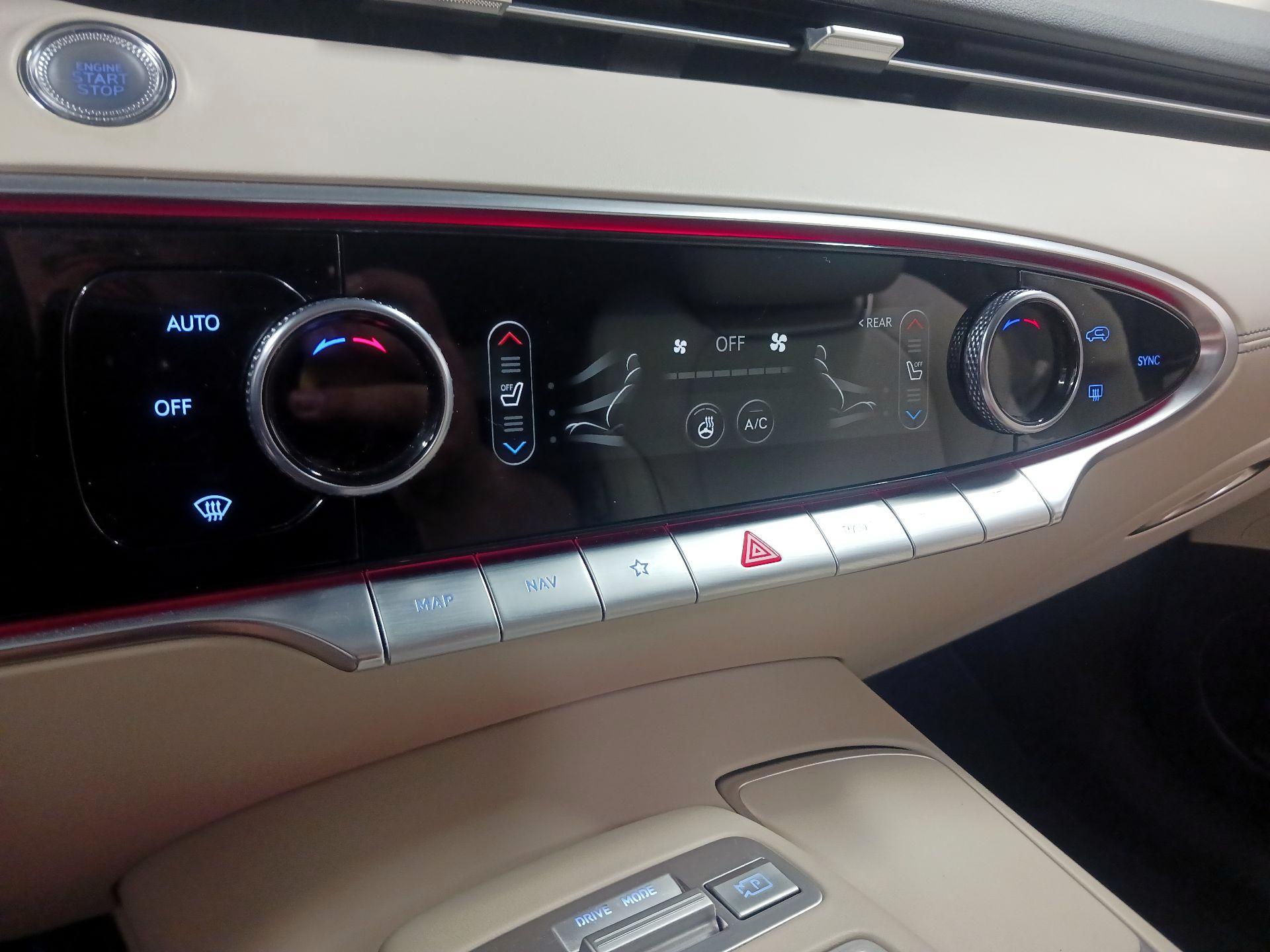 Thumbnail: 2023 Genesis GV70 - 15