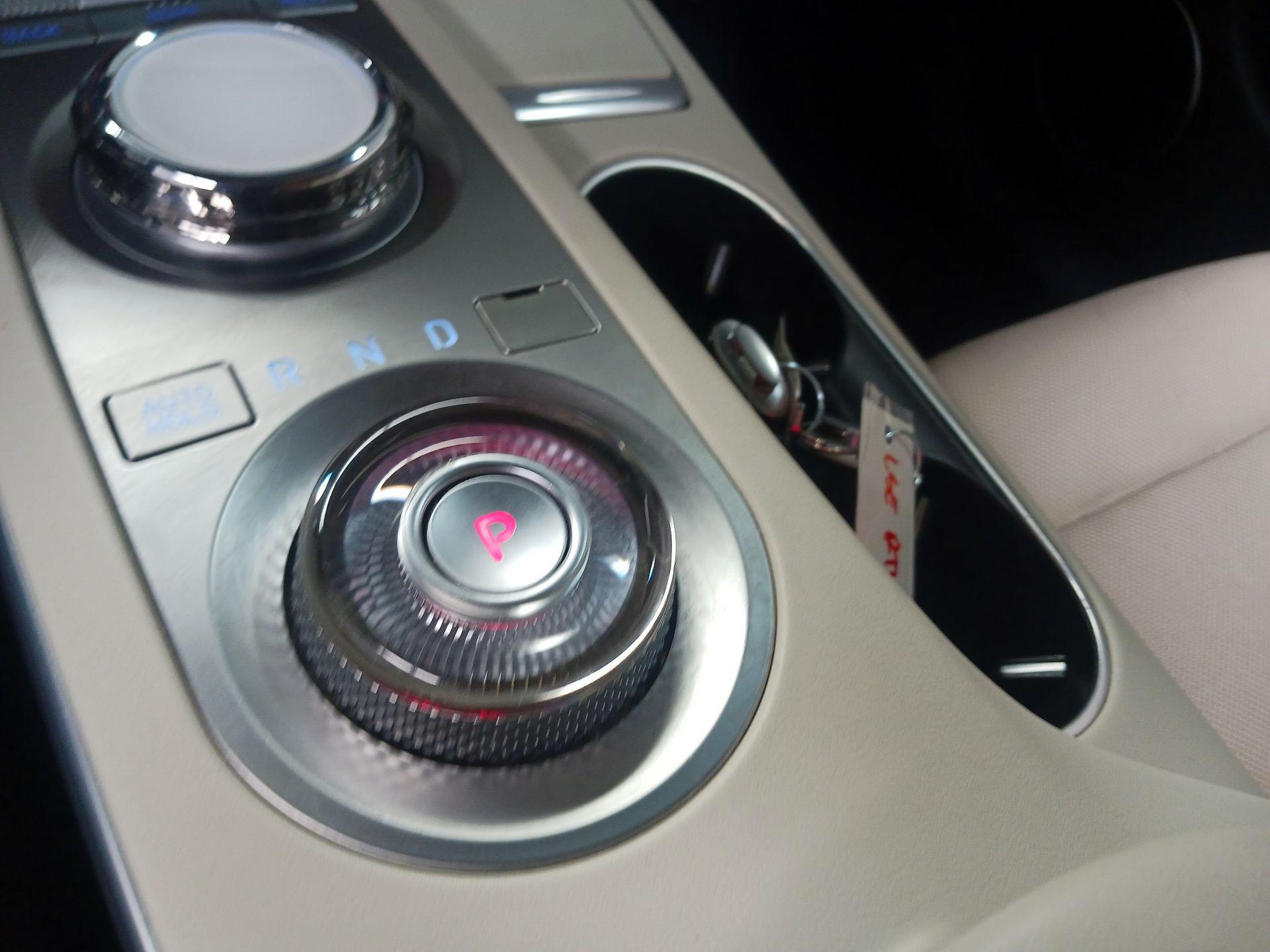 Thumbnail: 2023 Genesis GV70 - 16