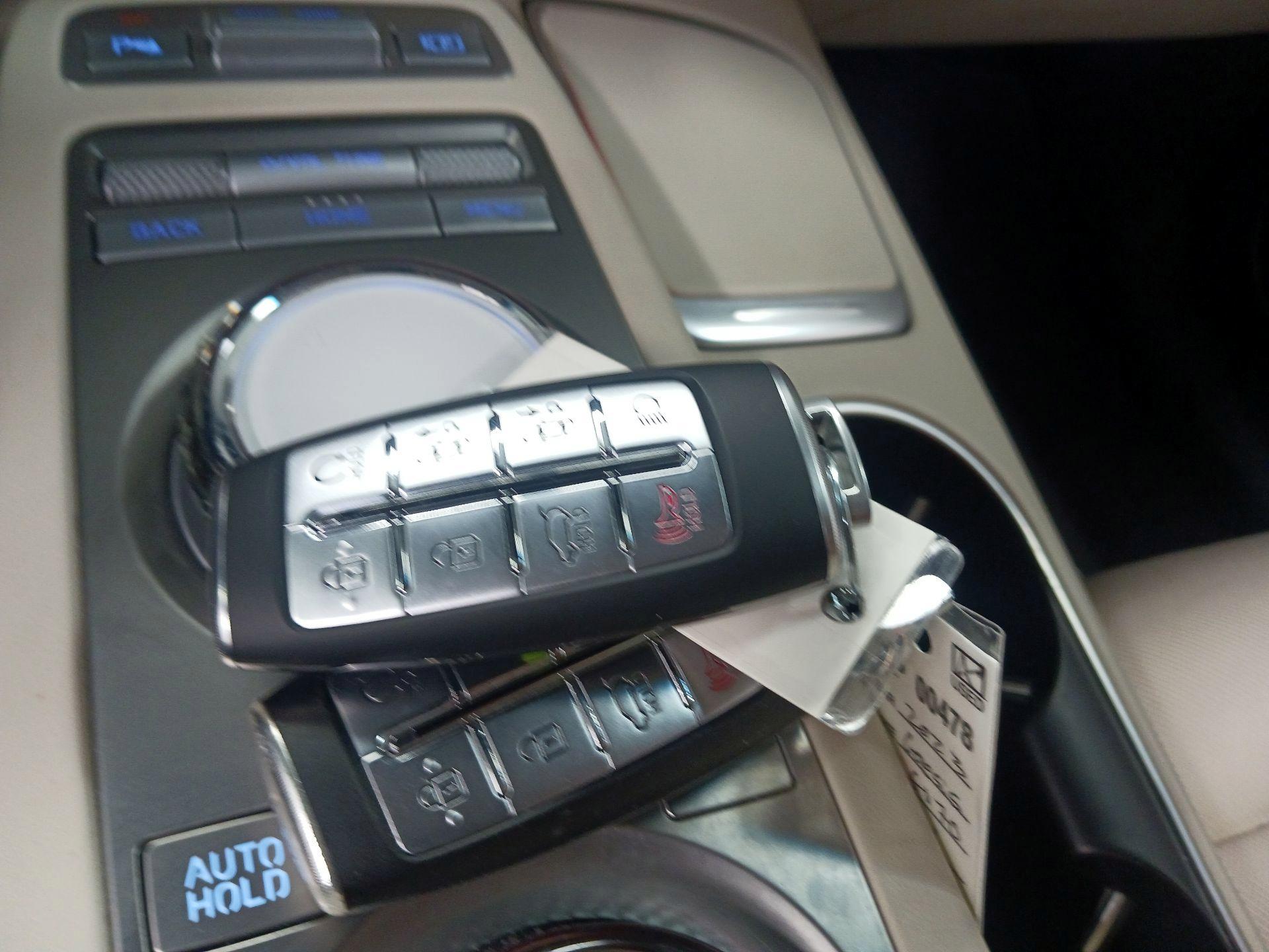 Thumbnail: 2023 Genesis GV70 - 20