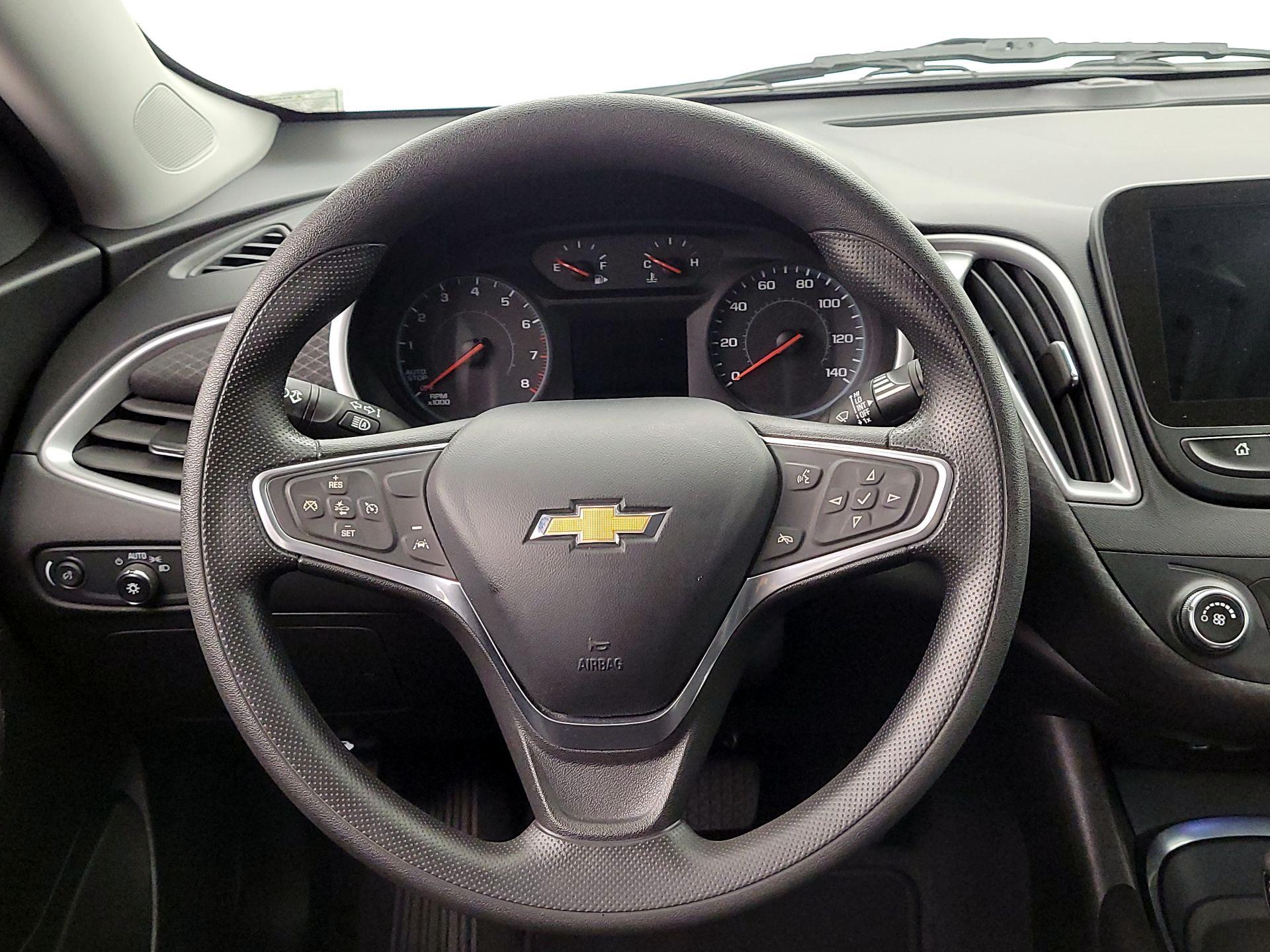 Thumbnail: 2022 Chevrolet Malibu - 10