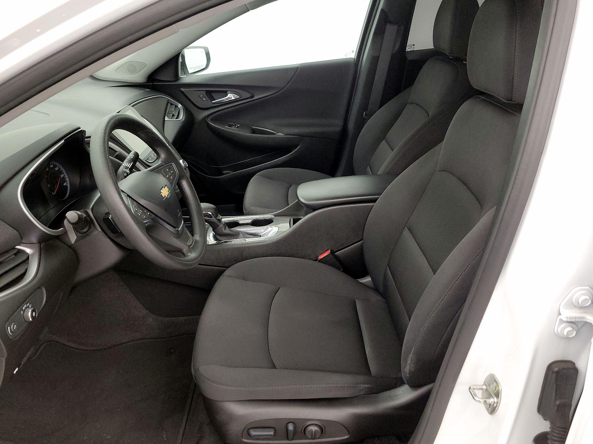 Thumbnail: 2022 Chevrolet Malibu - 11