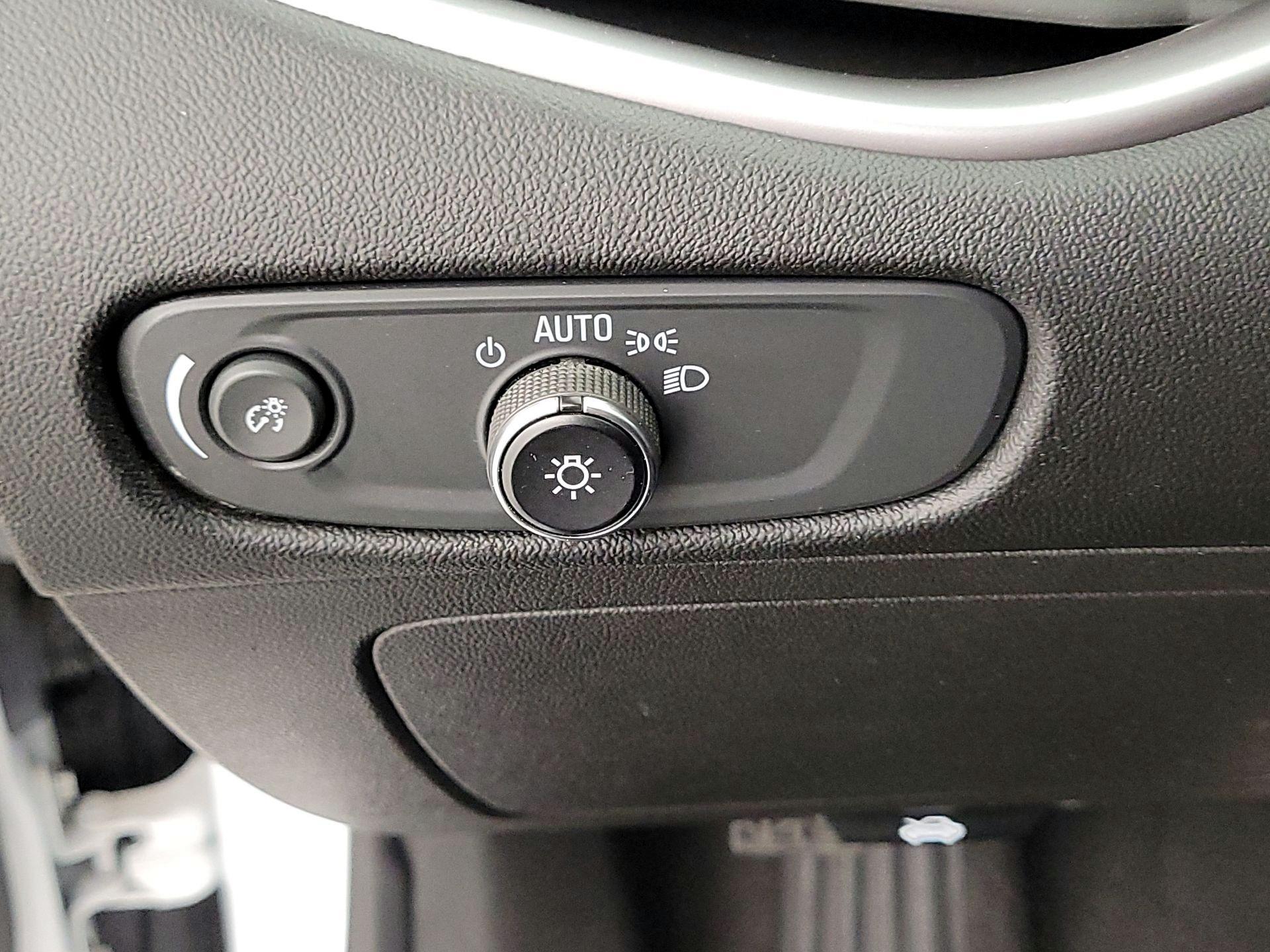 Thumbnail: 2022 Chevrolet Malibu - 13