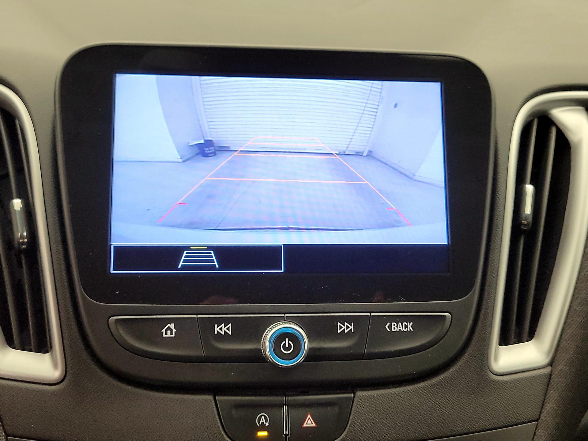 Thumbnail: 2022 Chevrolet Malibu - 14