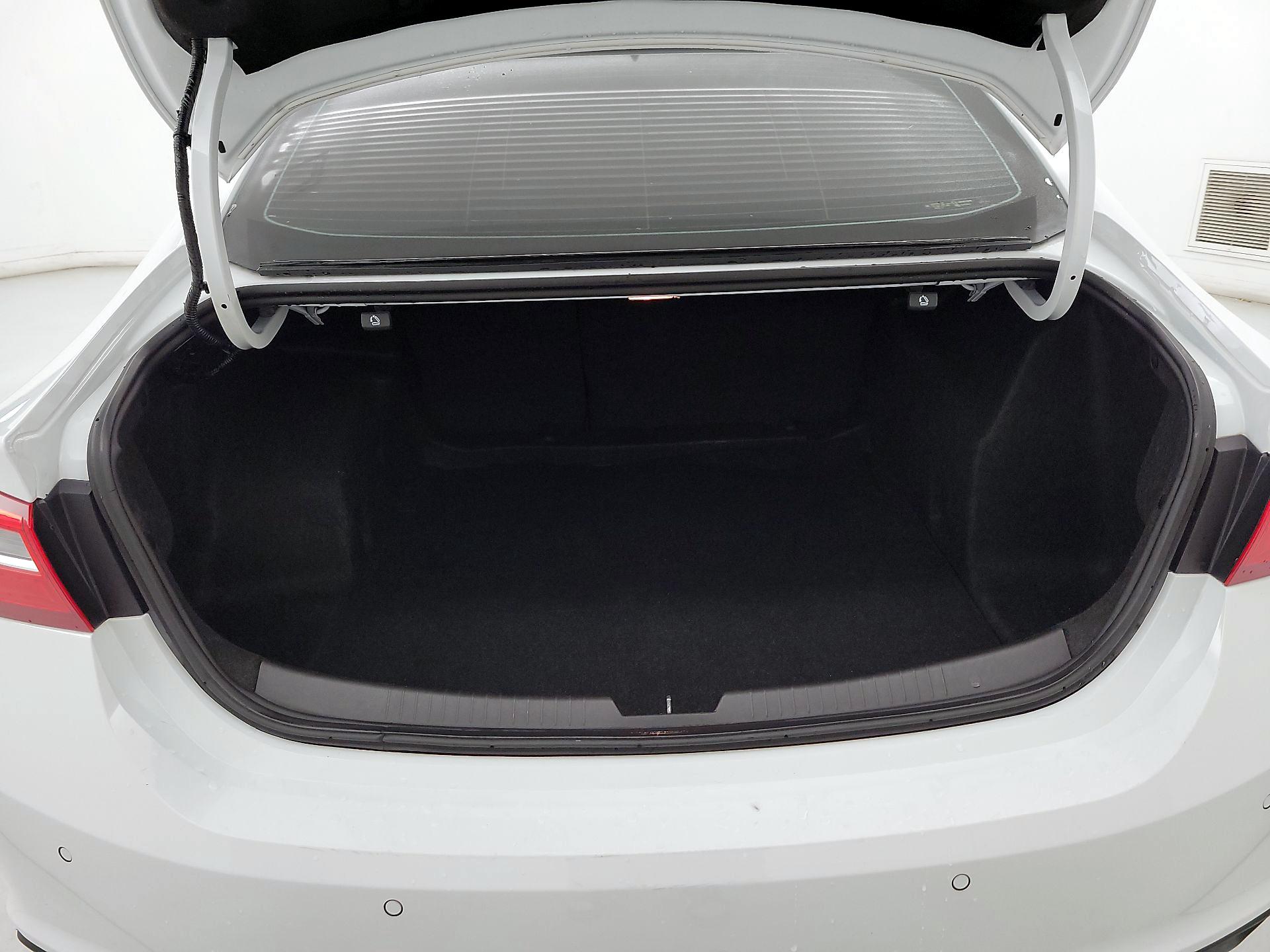 Thumbnail: 2022 Chevrolet Malibu - 19