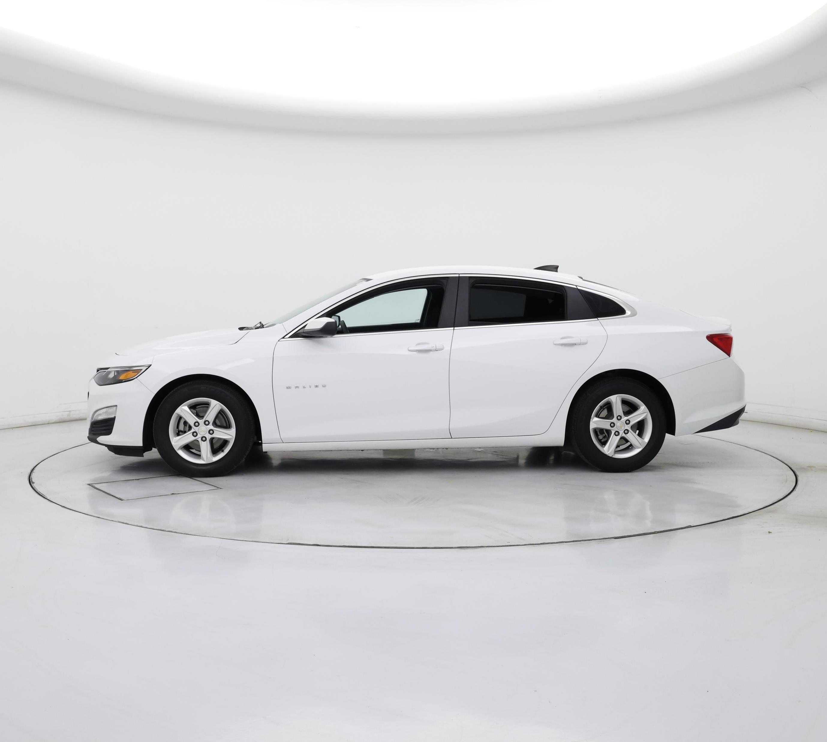 Thumbnail: 2022 Chevrolet Malibu - 3