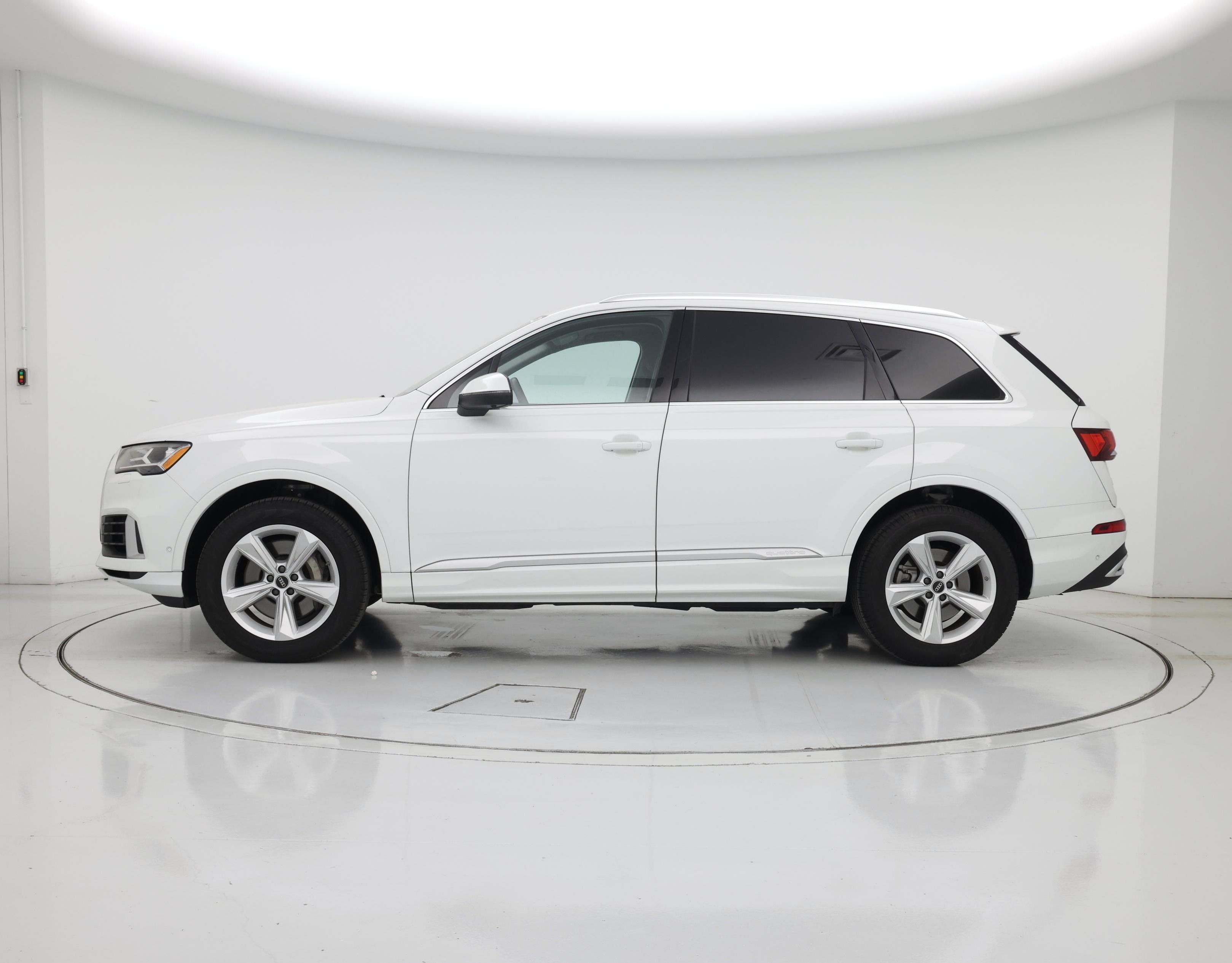 Thumbnail: 2022 Audi Q7 - 3