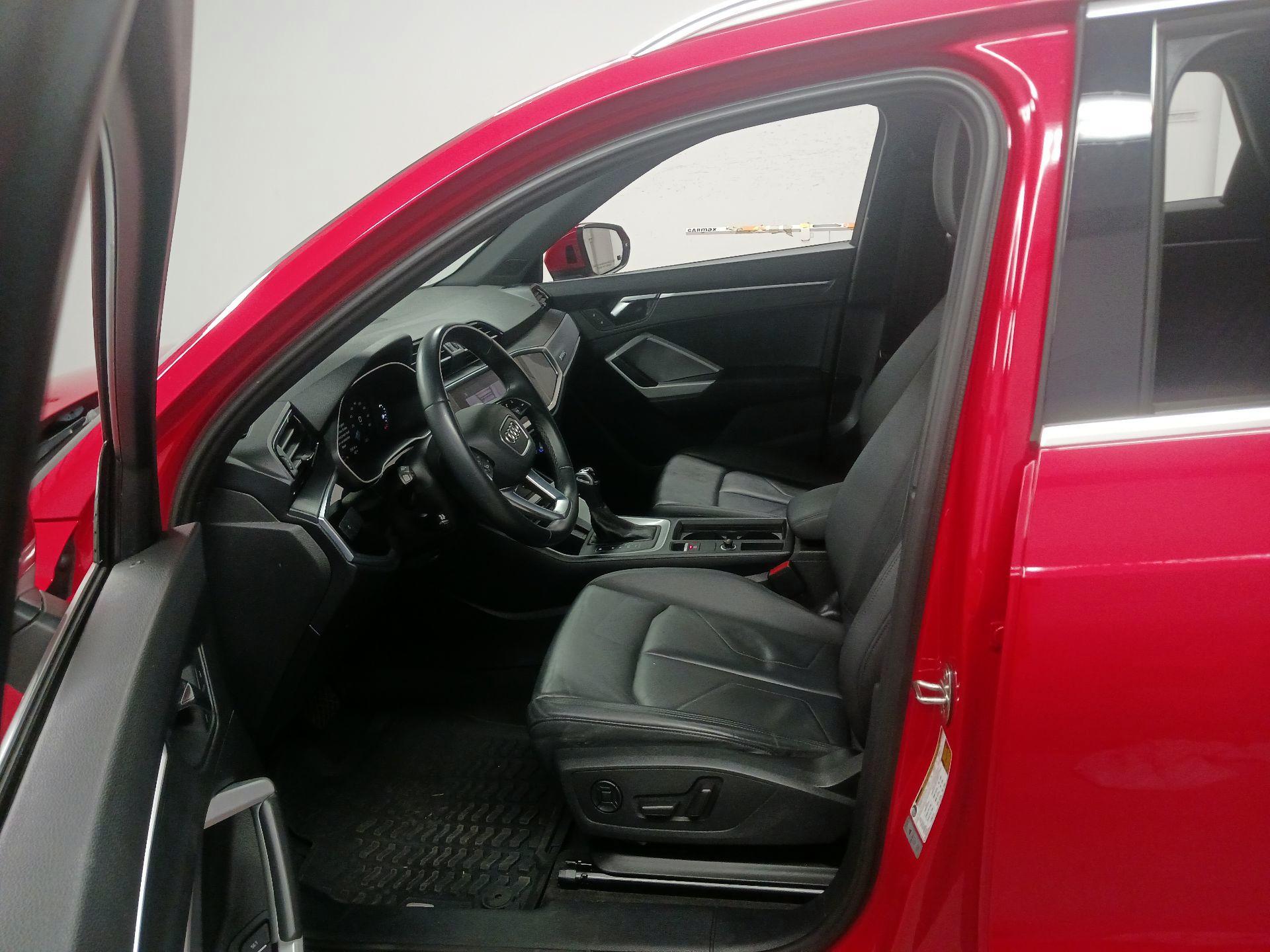 Thumbnail: 2022 Audi Q3 - 11