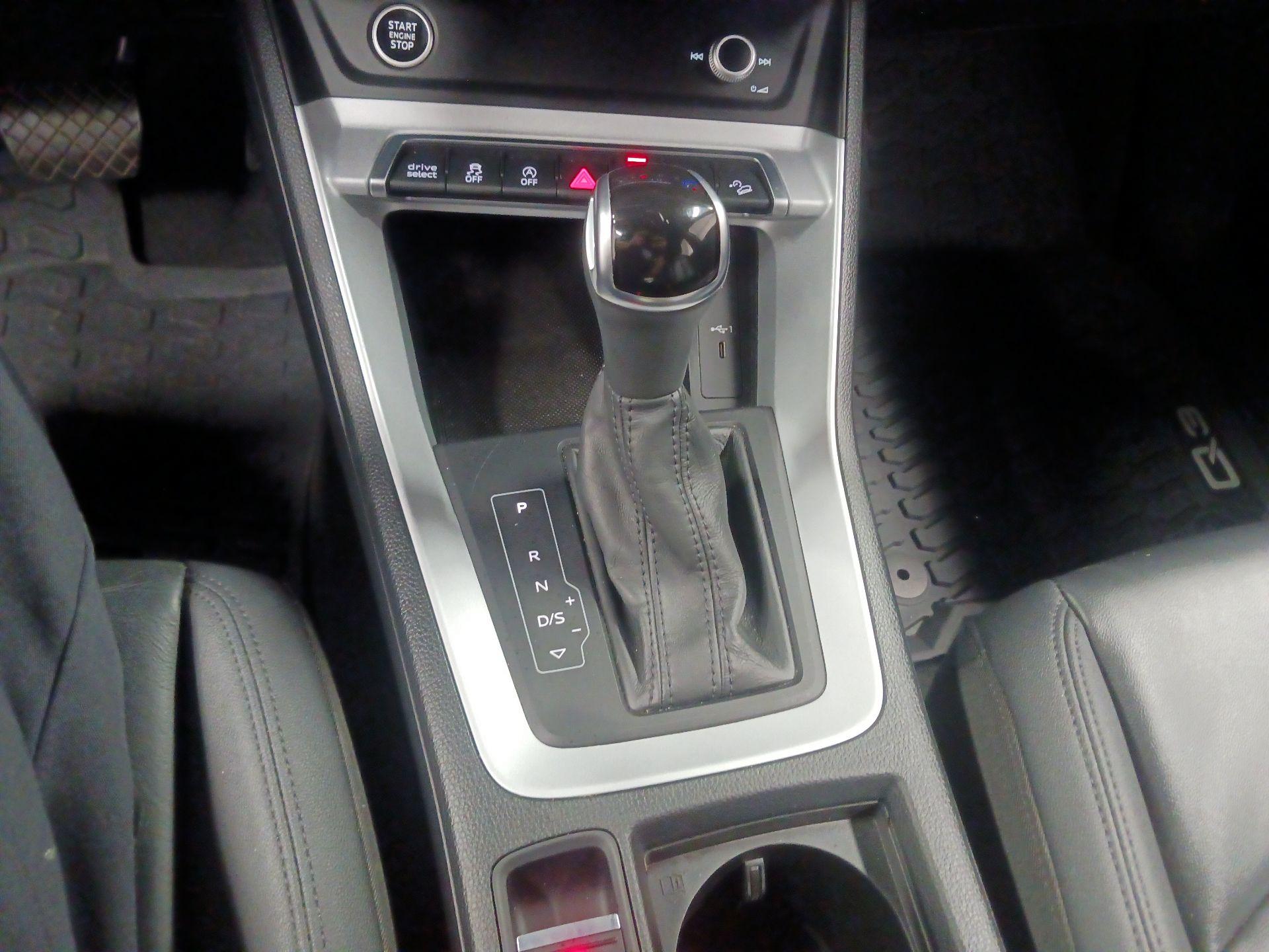 Thumbnail: 2022 Audi Q3 - 16