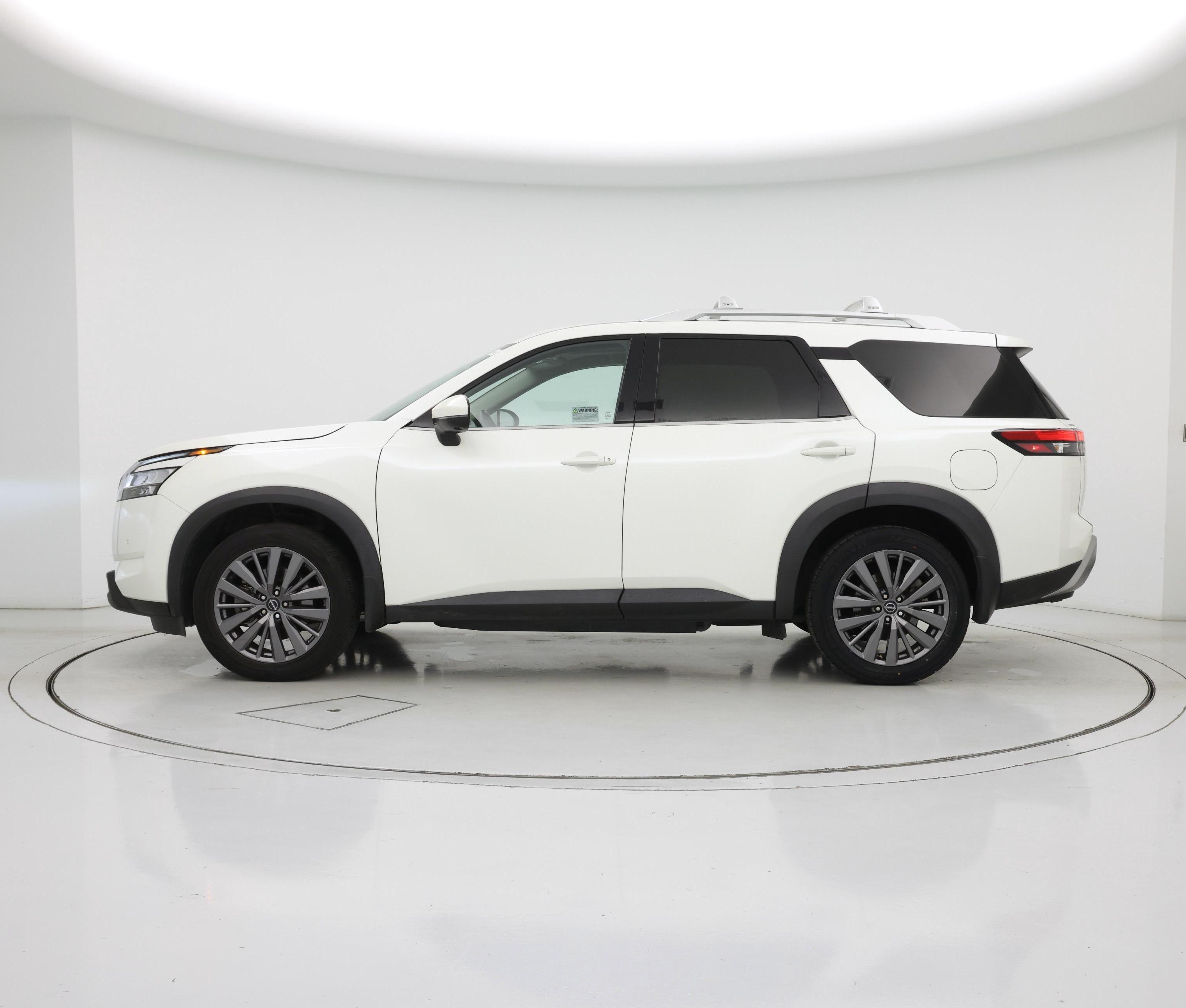 Thumbnail: 2023 Nissan Pathfinder - 3