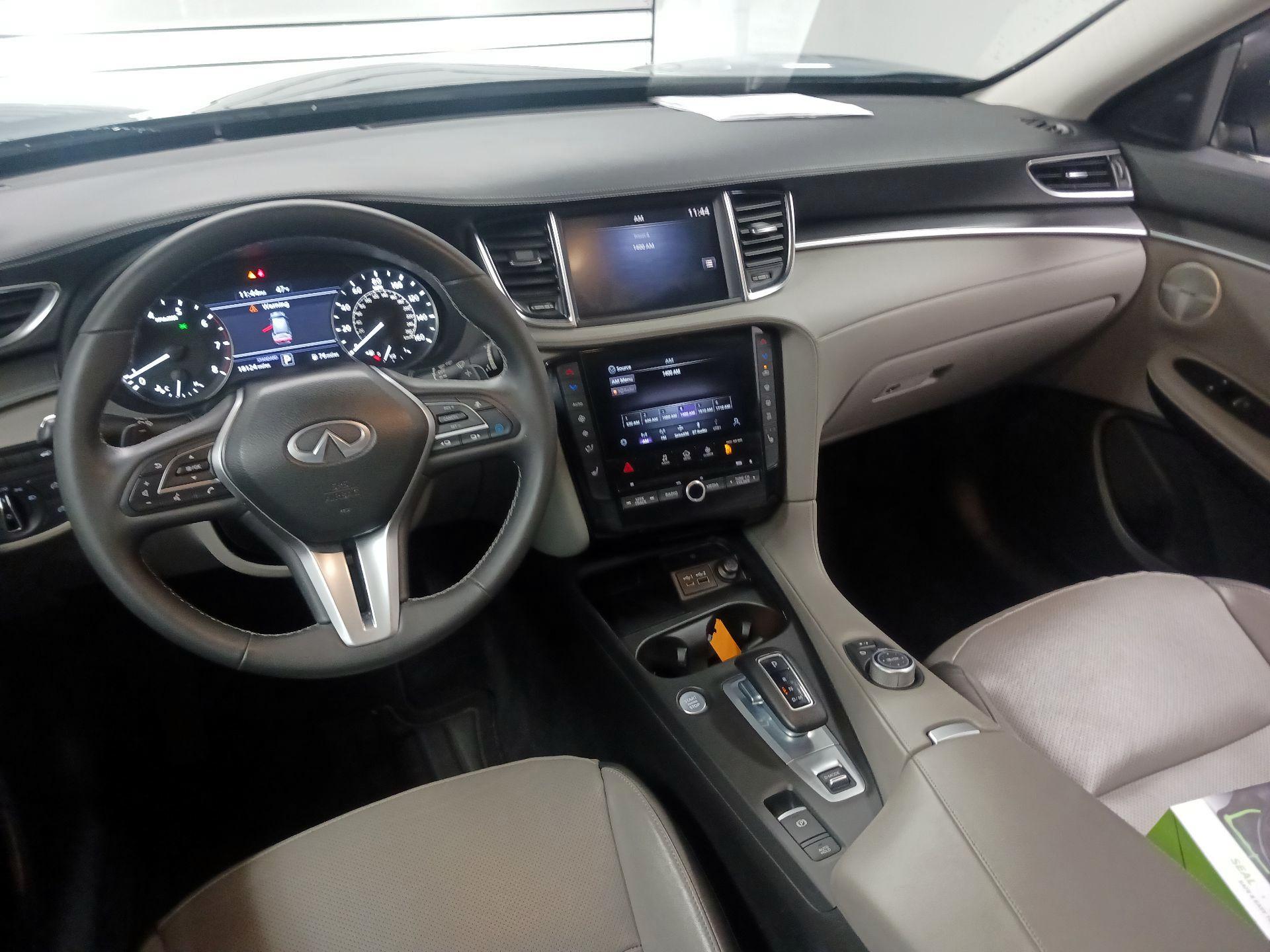 Thumbnail: 2023 INFINITI QX50 - 9