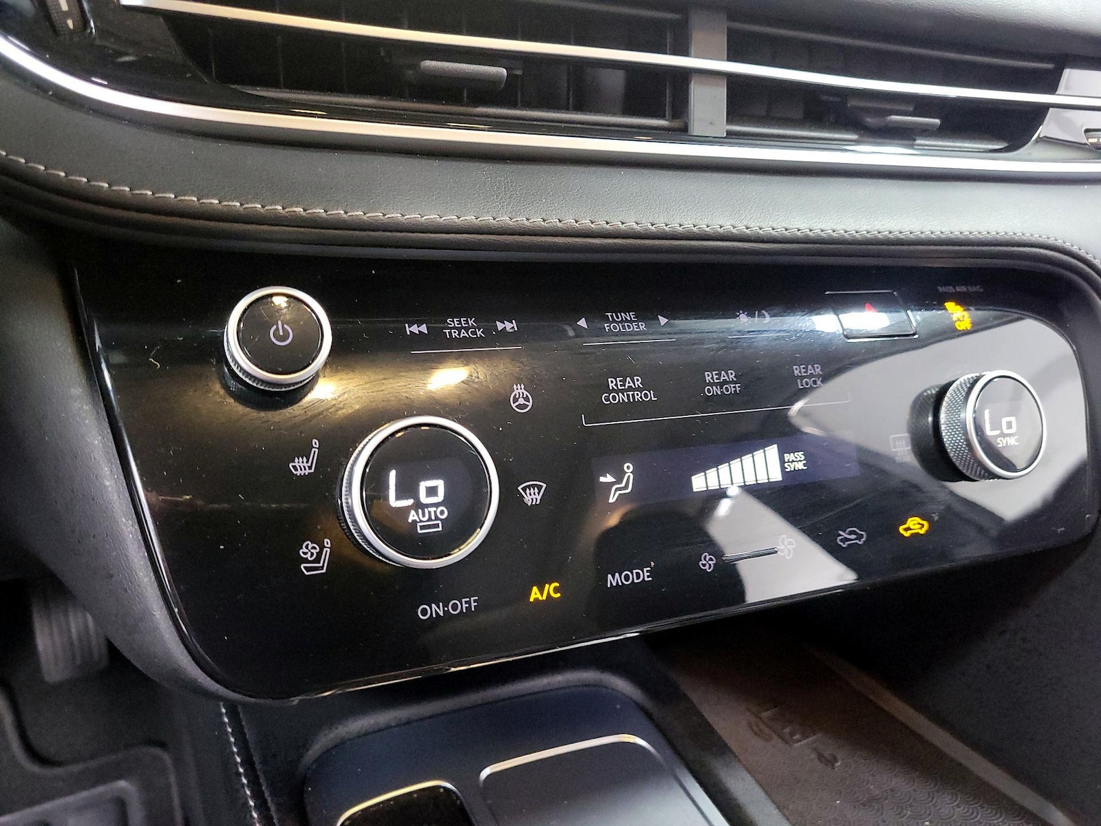 2023 INFINITI QX60 LUXE - Photo 15