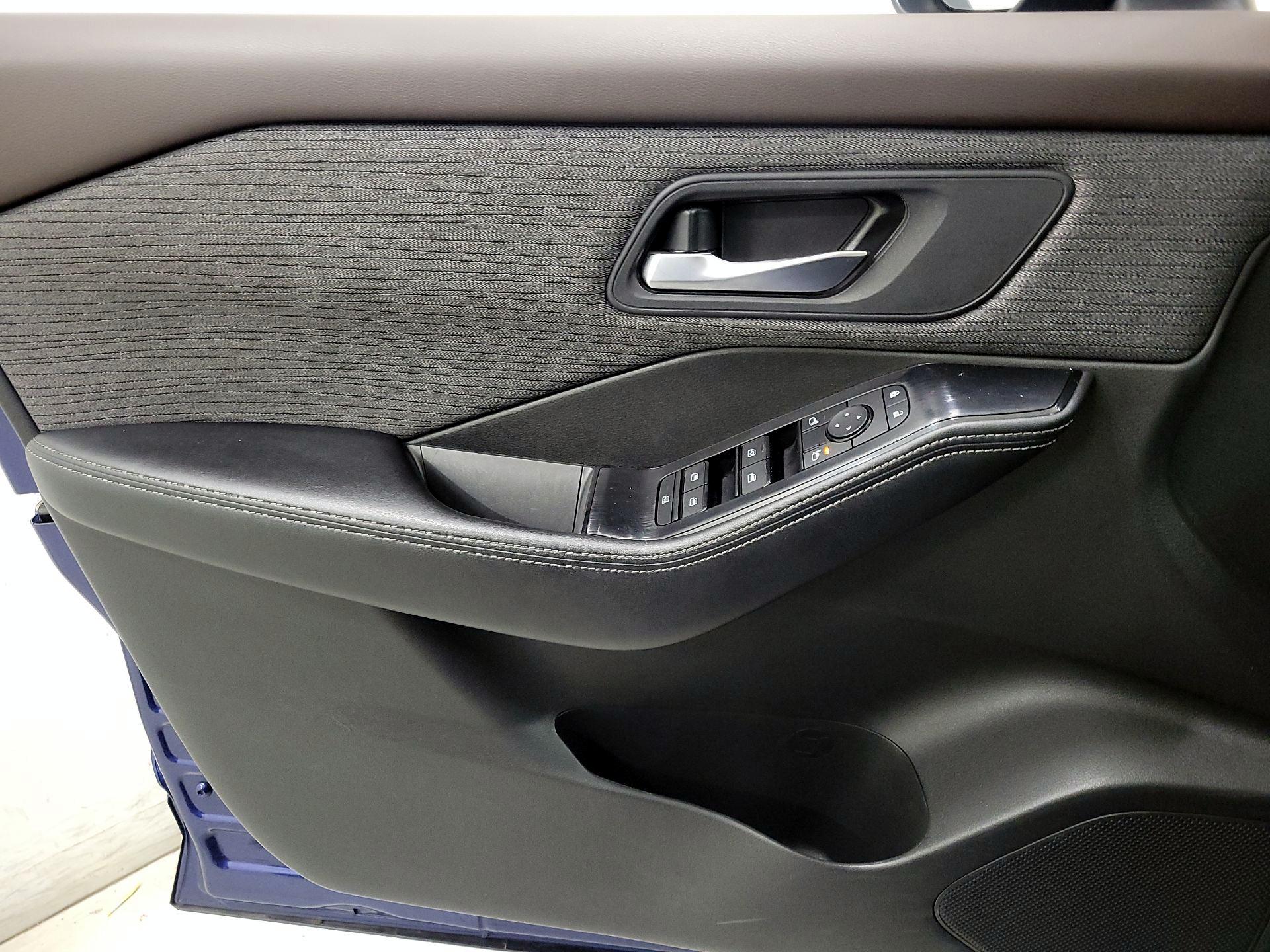 Thumbnail: 2023 Nissan Rogue - 12