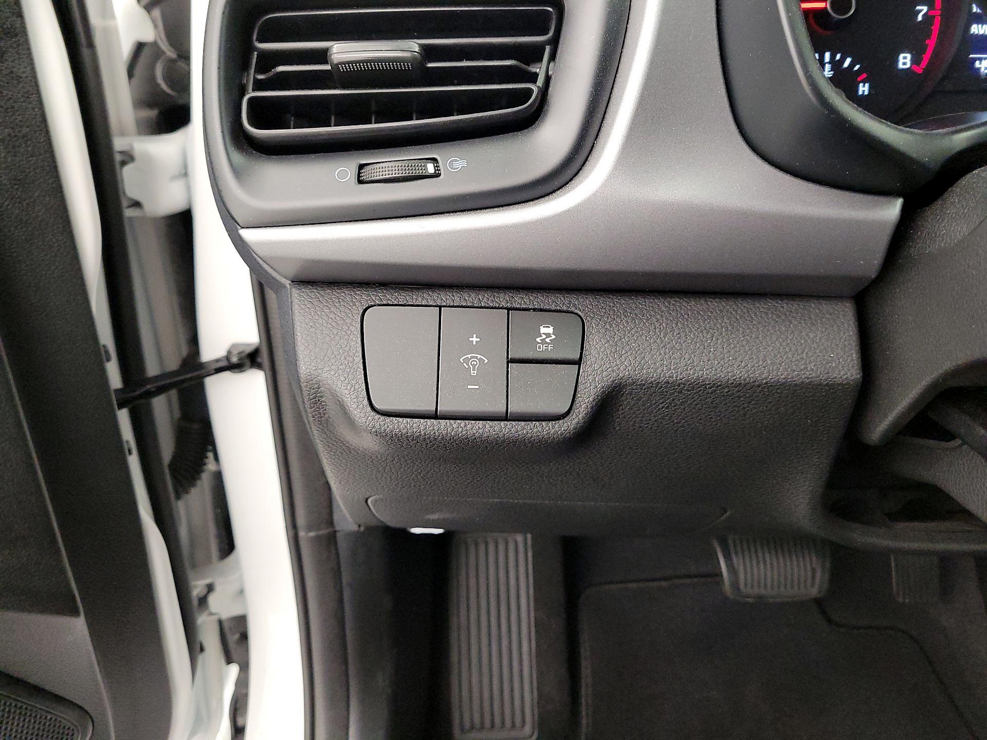 Thumbnail: 2023 Kia Rio - 13