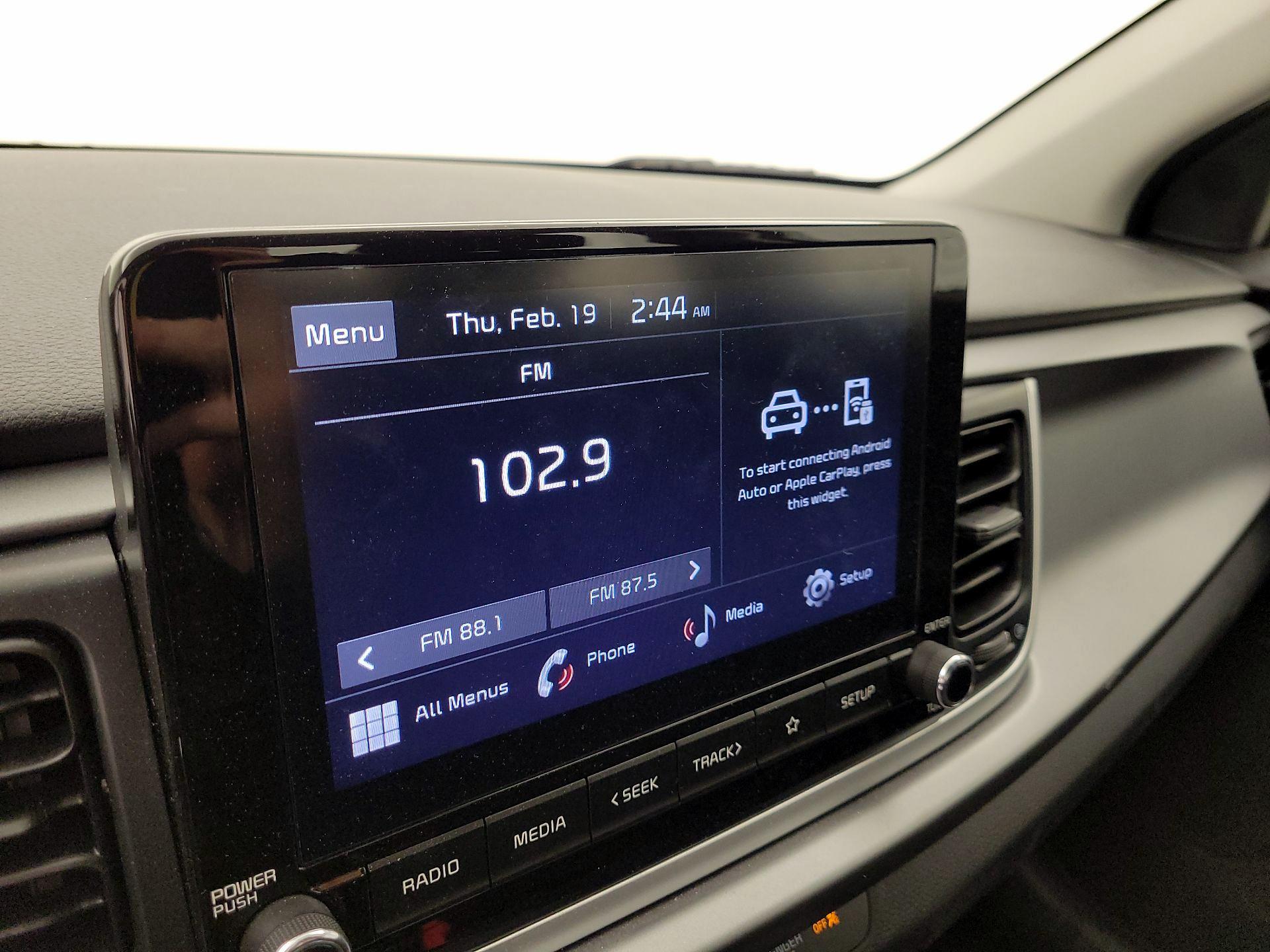 Thumbnail: 2023 Kia Rio - 15