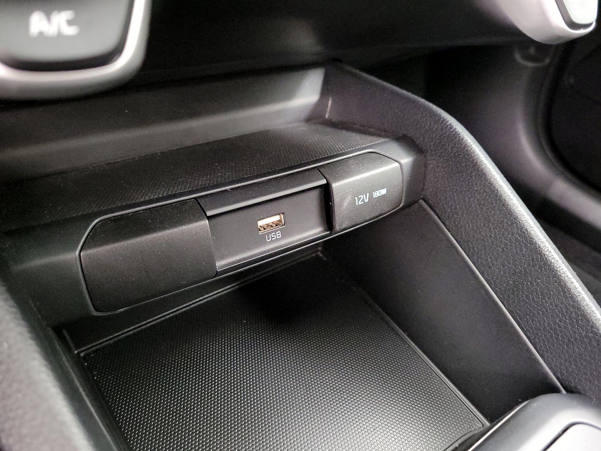 Thumbnail: 2023 Kia Rio - 18