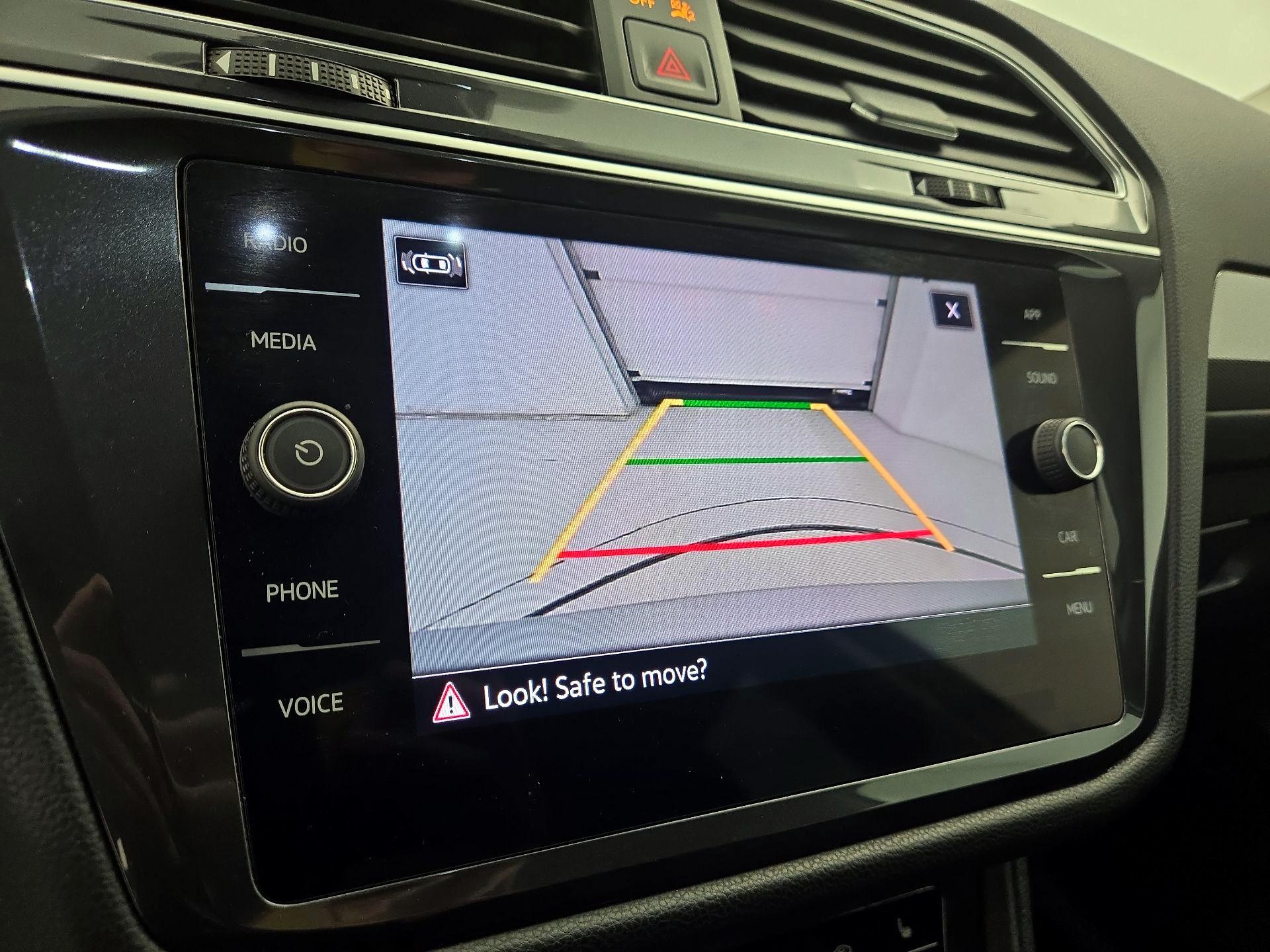 Thumbnail: 2024 Volkswagen Tiguan - 14