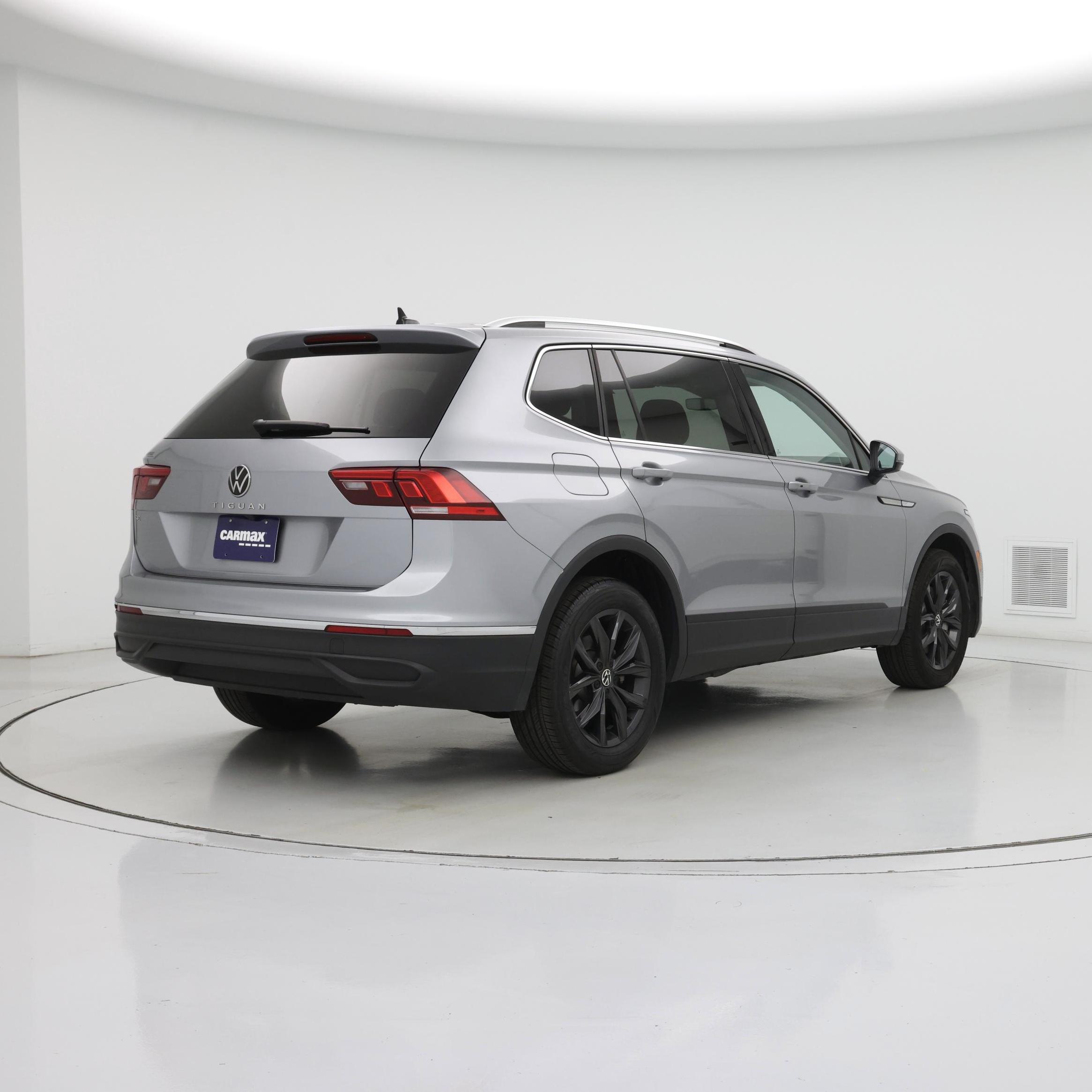 Thumbnail: 2024 Volkswagen Tiguan - 8