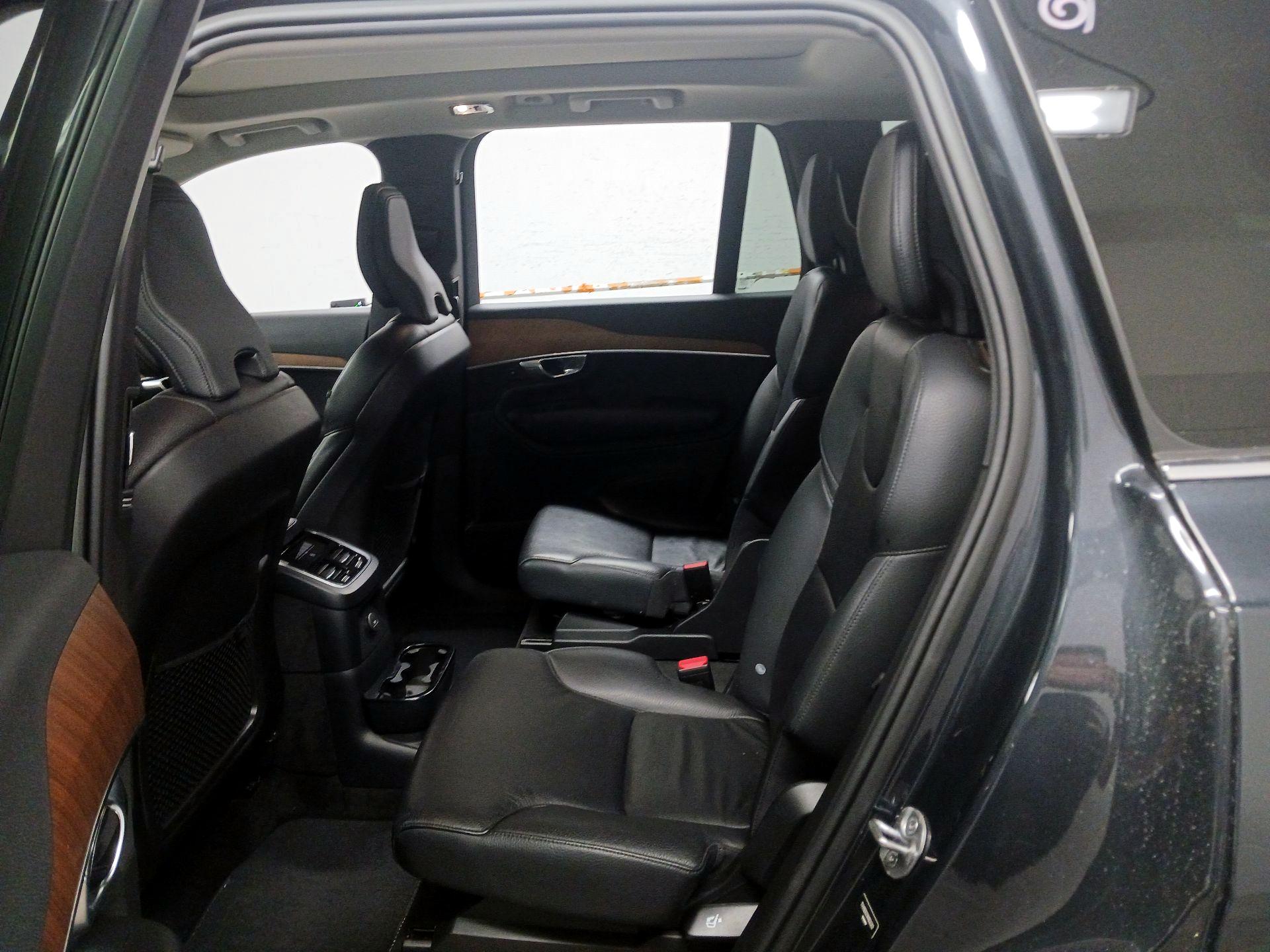 Thumbnail: 2022 Volvo XC90 - 16