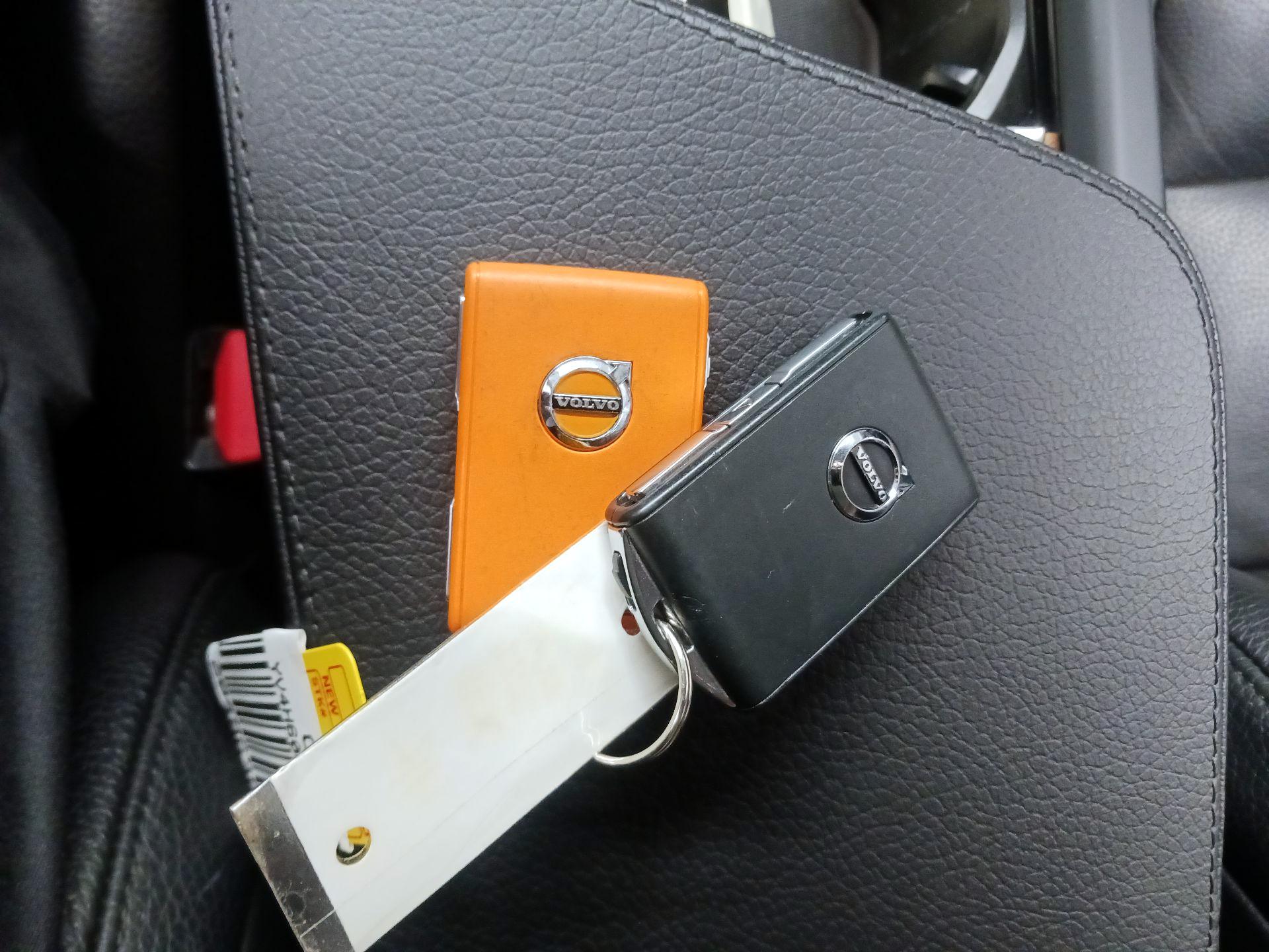 Thumbnail: 2022 Volvo XC90 - 19