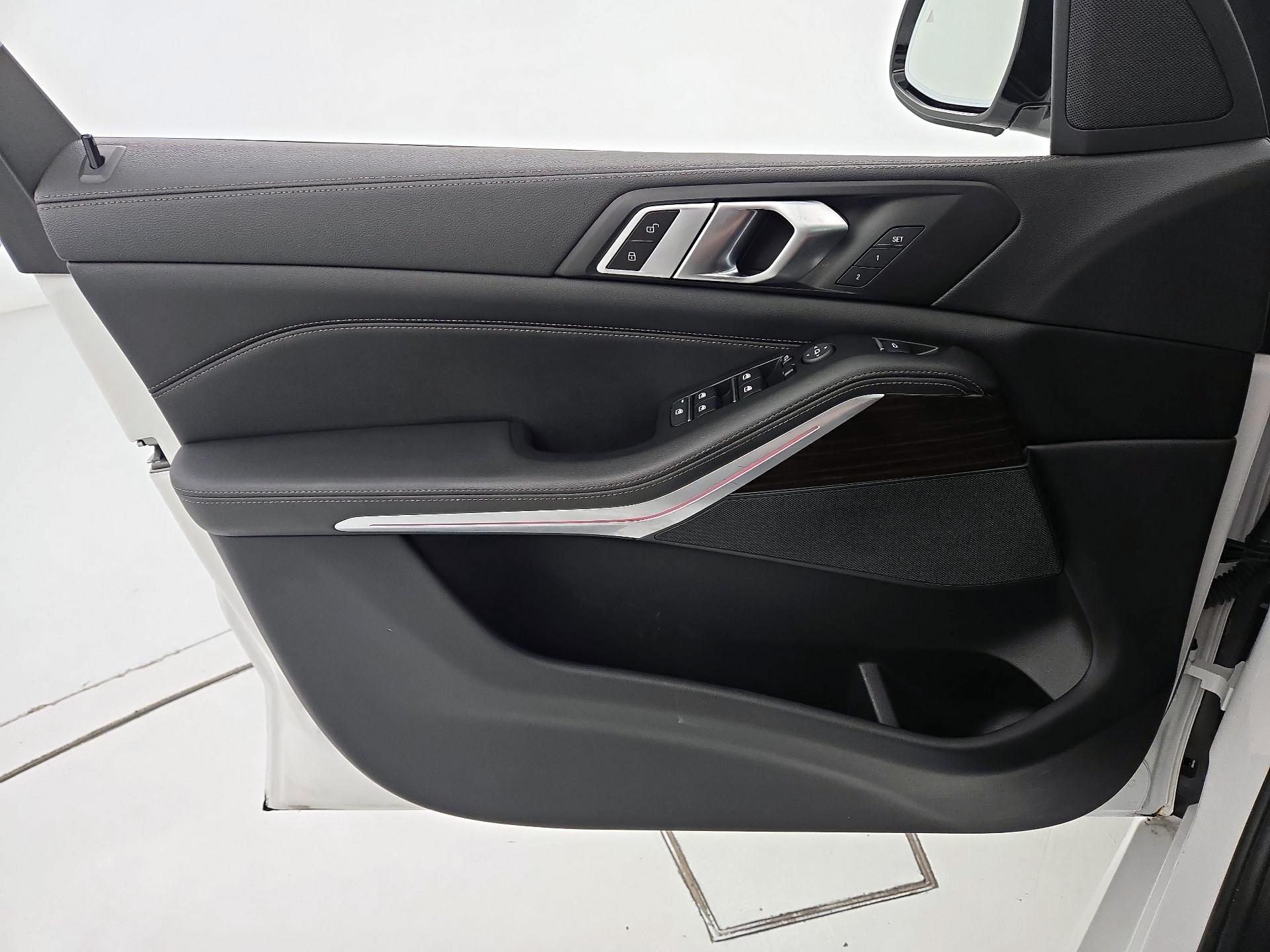 Thumbnail: 2023 BMW X5 - 12