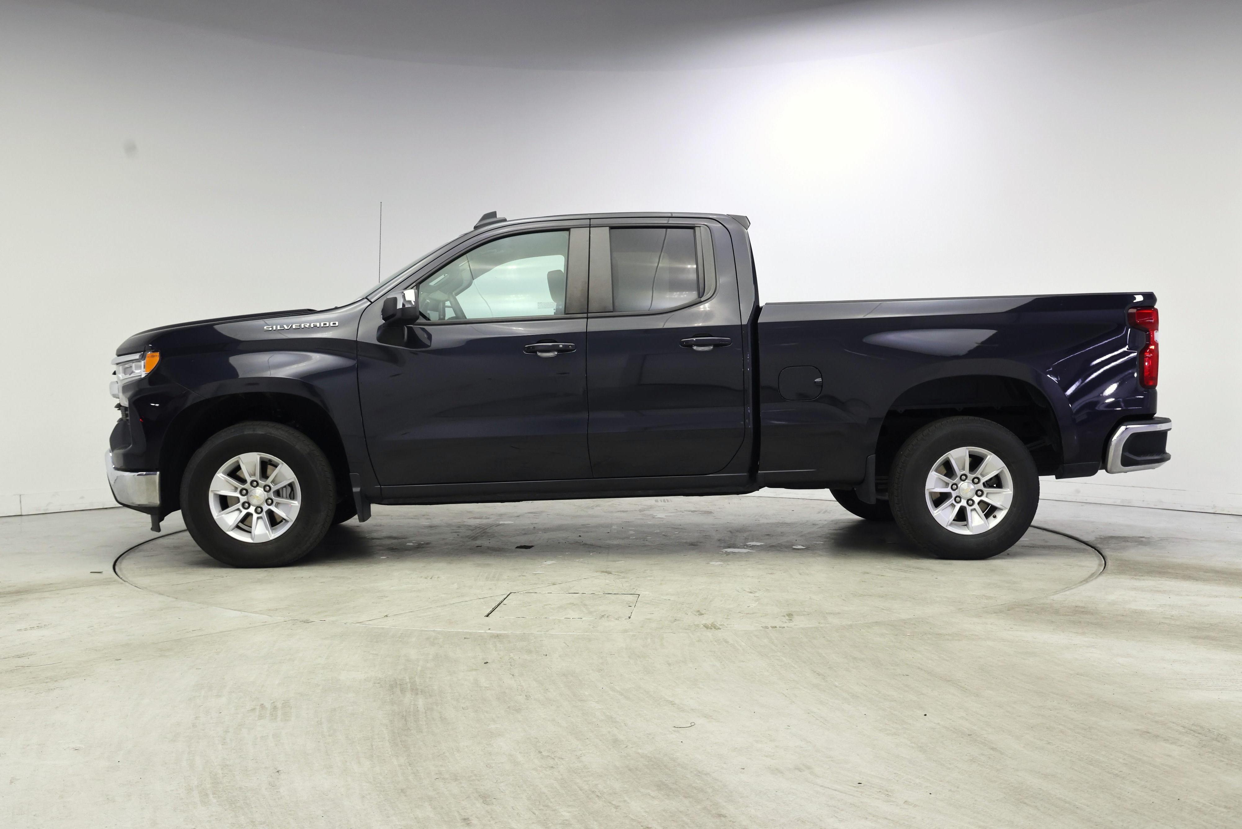 Thumbnail: 2023 Chevrolet Silverado 1500 - 3