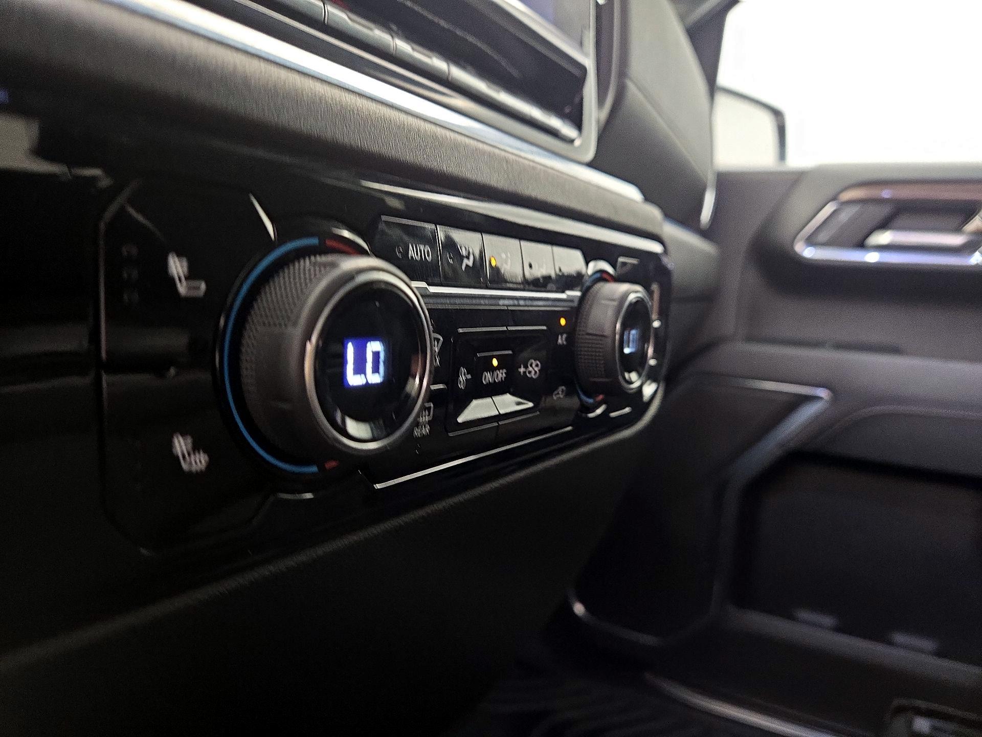 Thumbnail: 2023 Chevrolet Silverado 1500 - 17