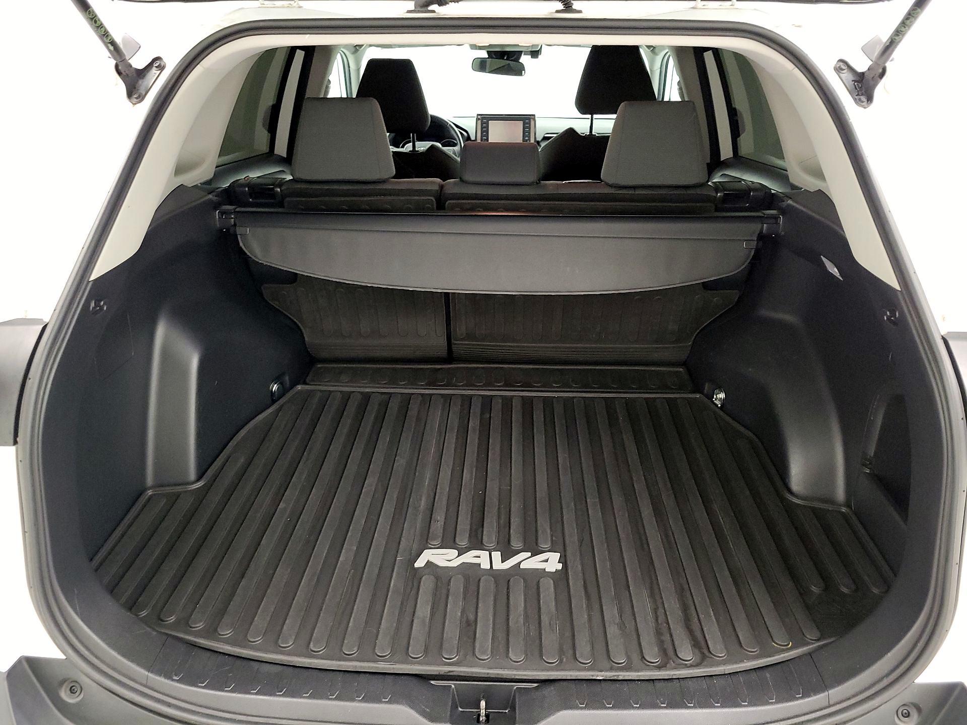 Thumbnail: 2020 Toyota RAV4 - 19