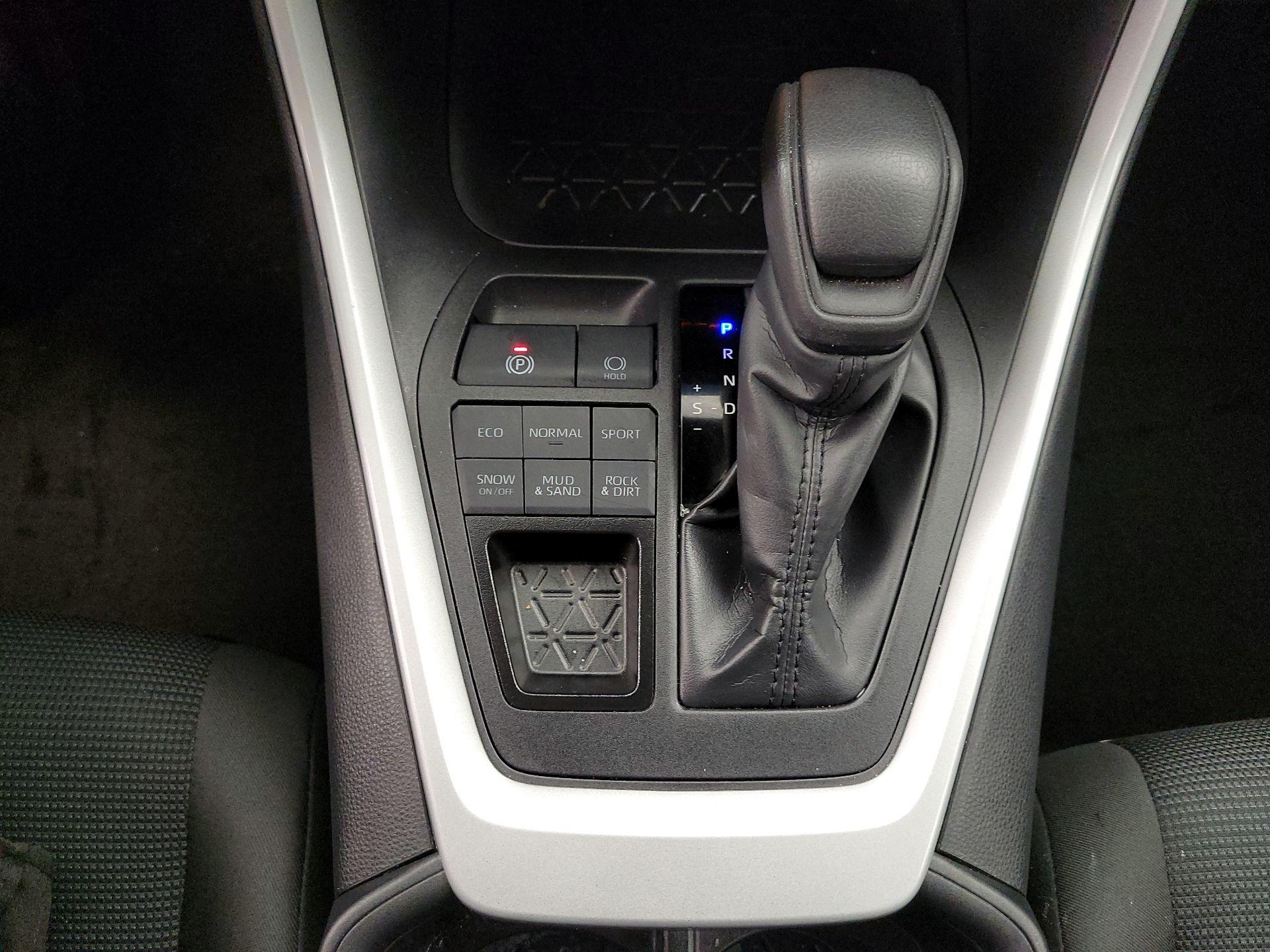 Thumbnail: 2025 Toyota RAV4 - 17