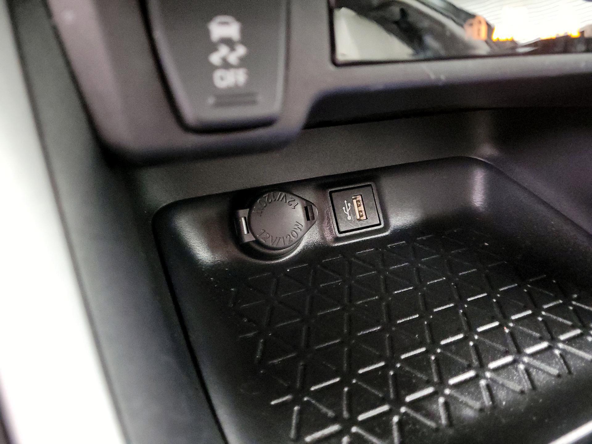 Thumbnail: 2025 Toyota RAV4 - 18