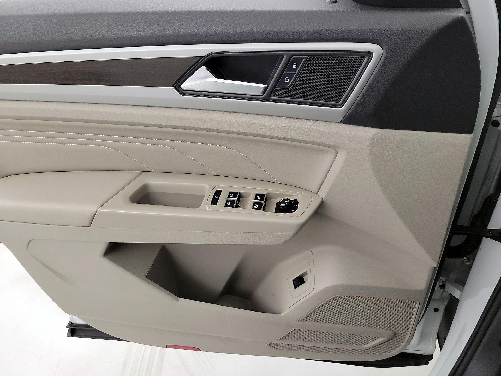 Thumbnail: 2023 Volkswagen Atlas - 12