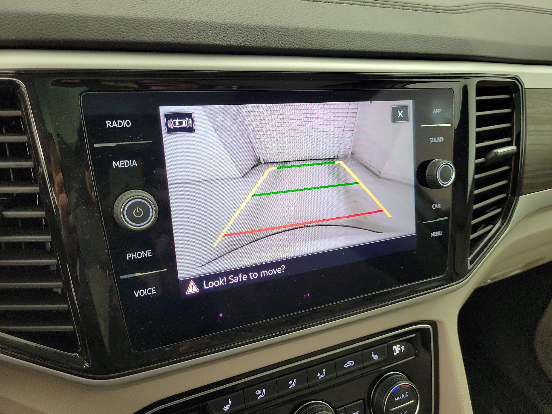 Thumbnail: 2023 Volkswagen Atlas - 14