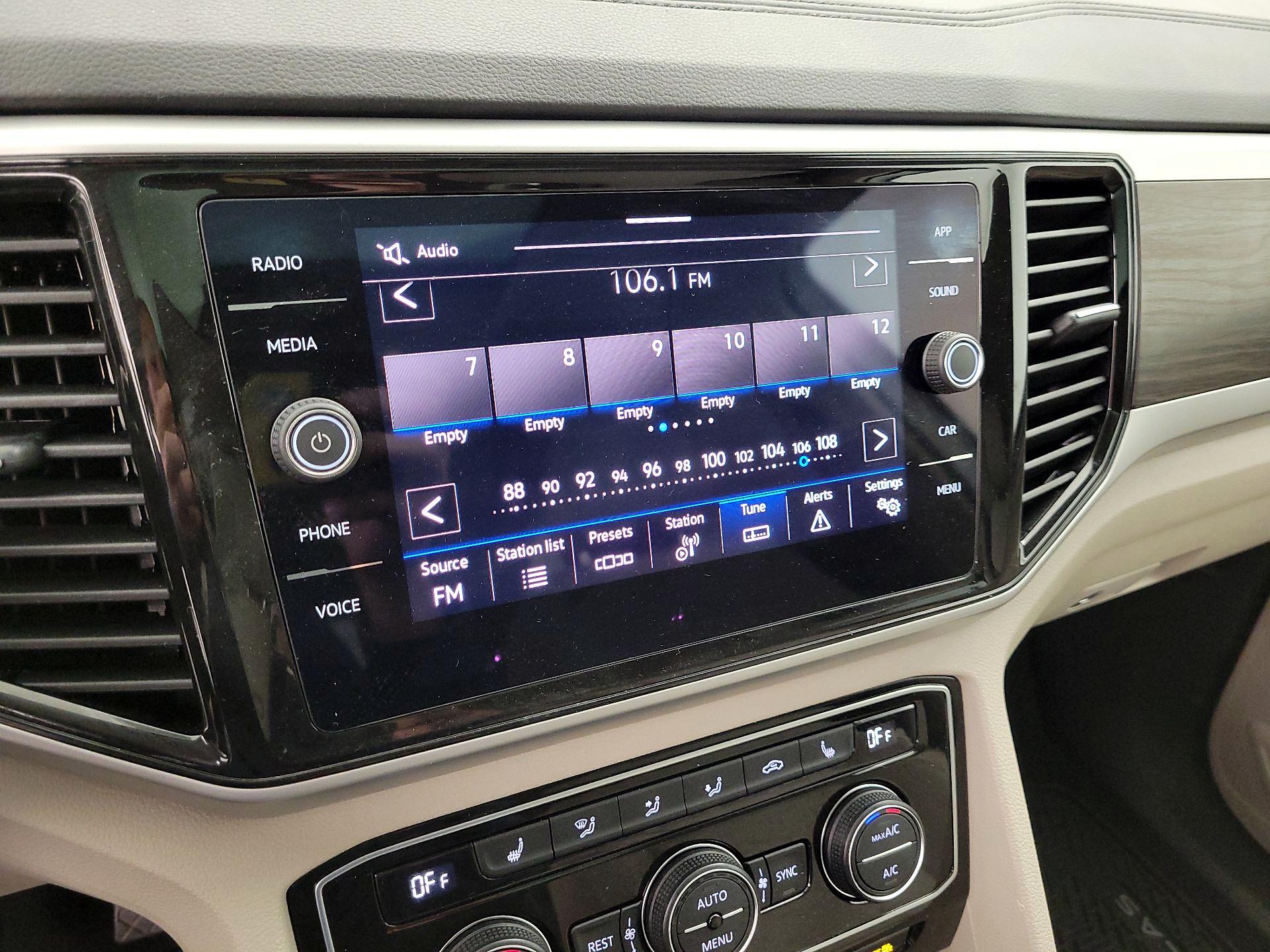 Thumbnail: 2023 Volkswagen Atlas - 15