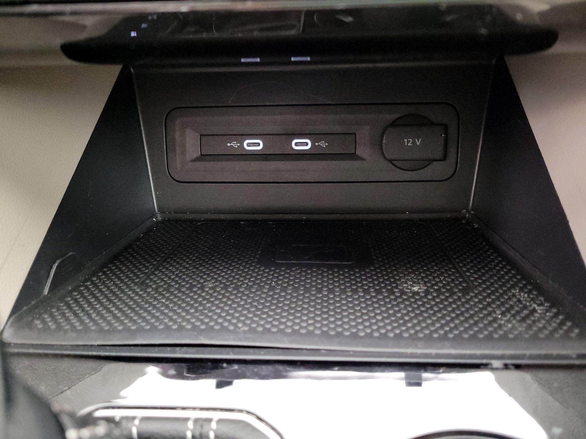 Thumbnail: 2023 Volkswagen Atlas - 18