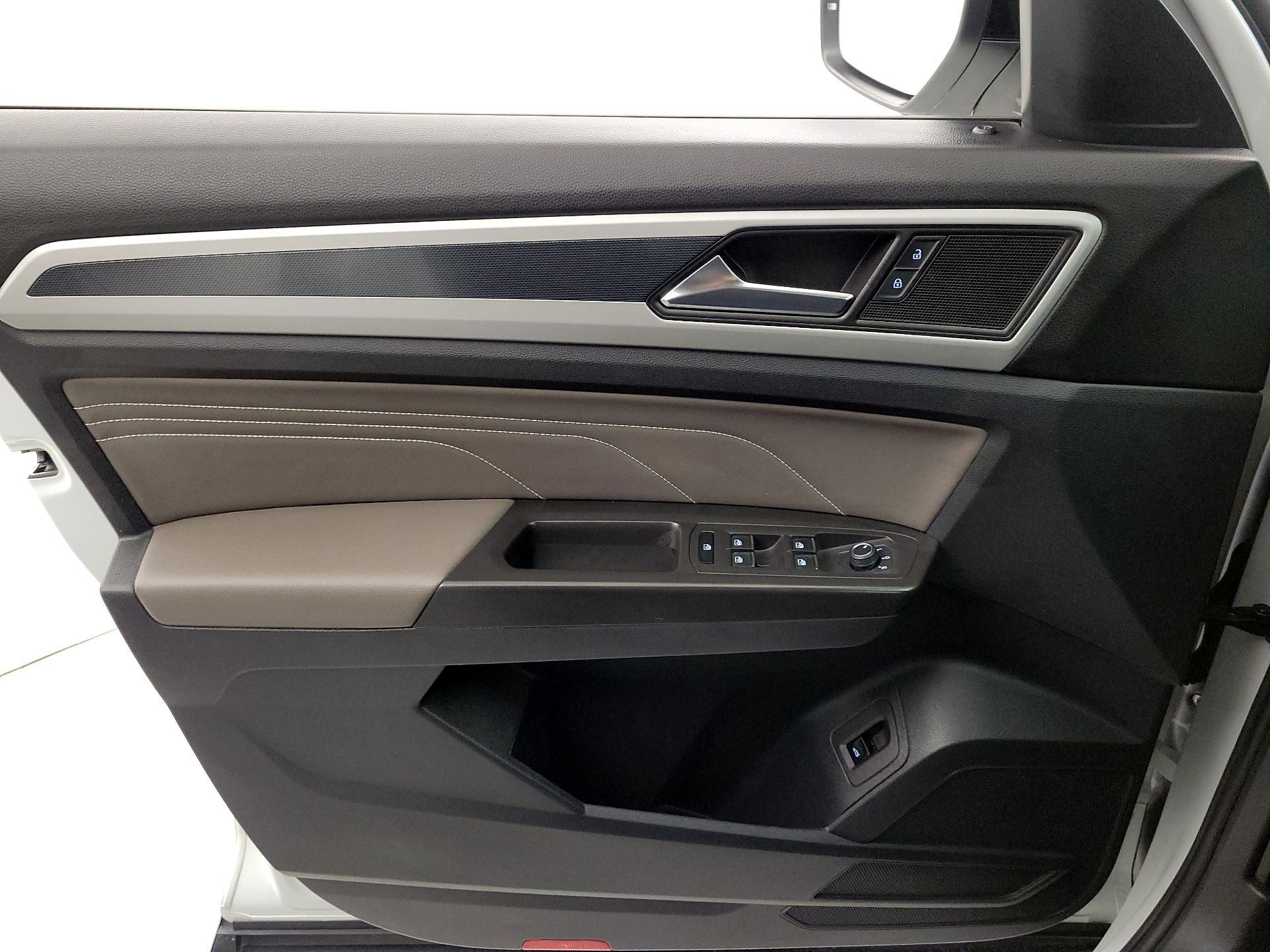 Thumbnail: 2023 Volkswagen Atlas - 12