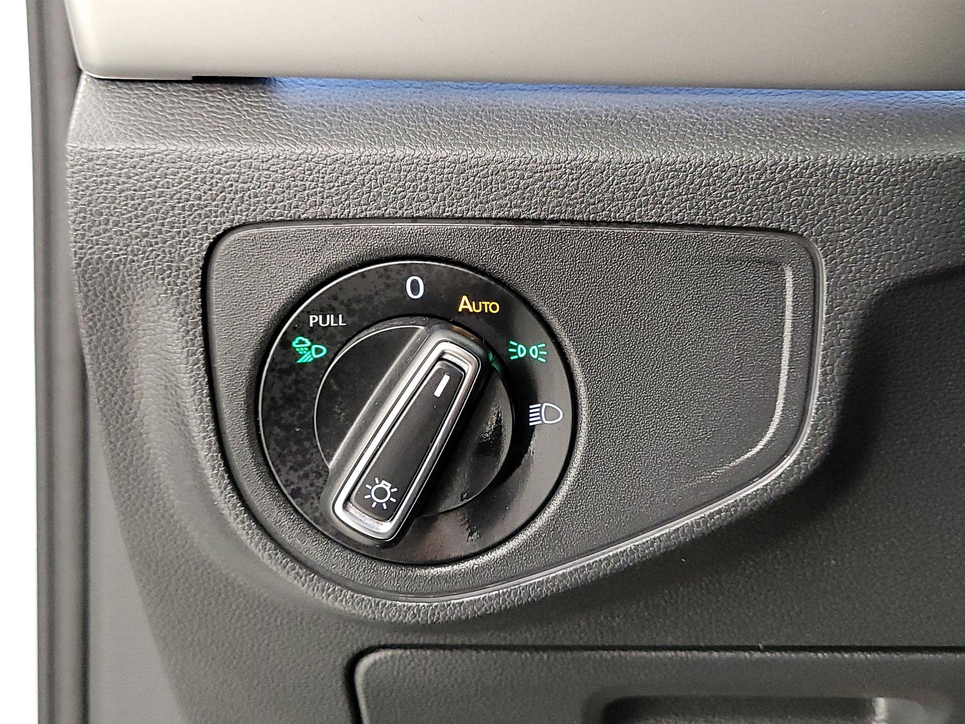 Thumbnail: 2023 Volkswagen Atlas - 13