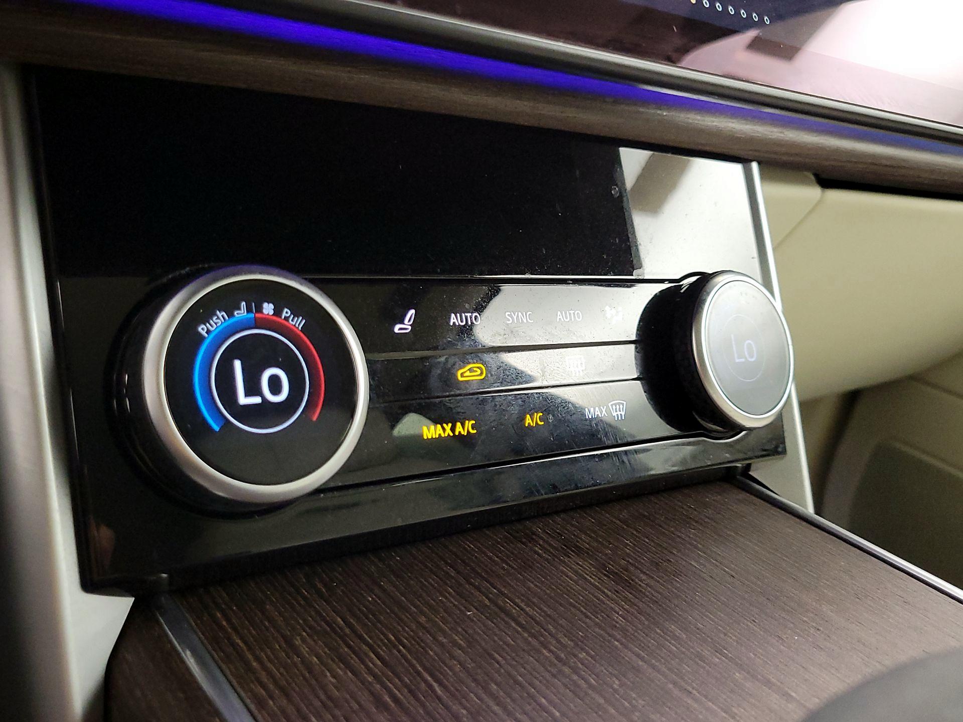 Thumbnail: 2023 Land Rover Range Rover - 15