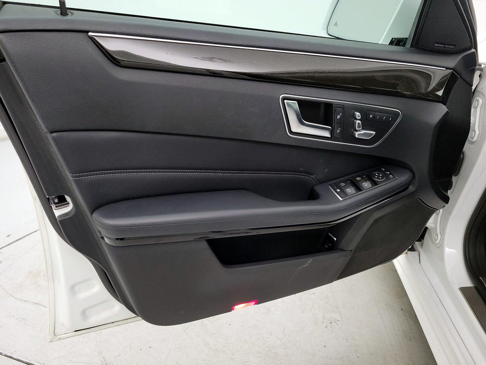 Thumbnail: 2015 Mercedes-Benz E-Class - 12