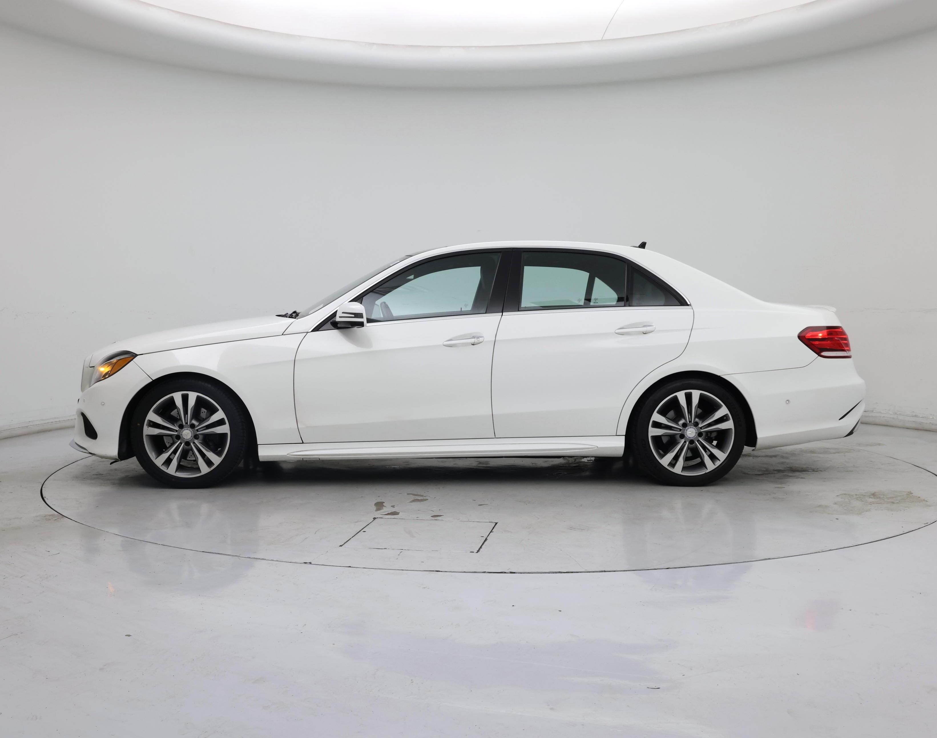 Thumbnail: 2015 Mercedes-Benz E-Class - 3