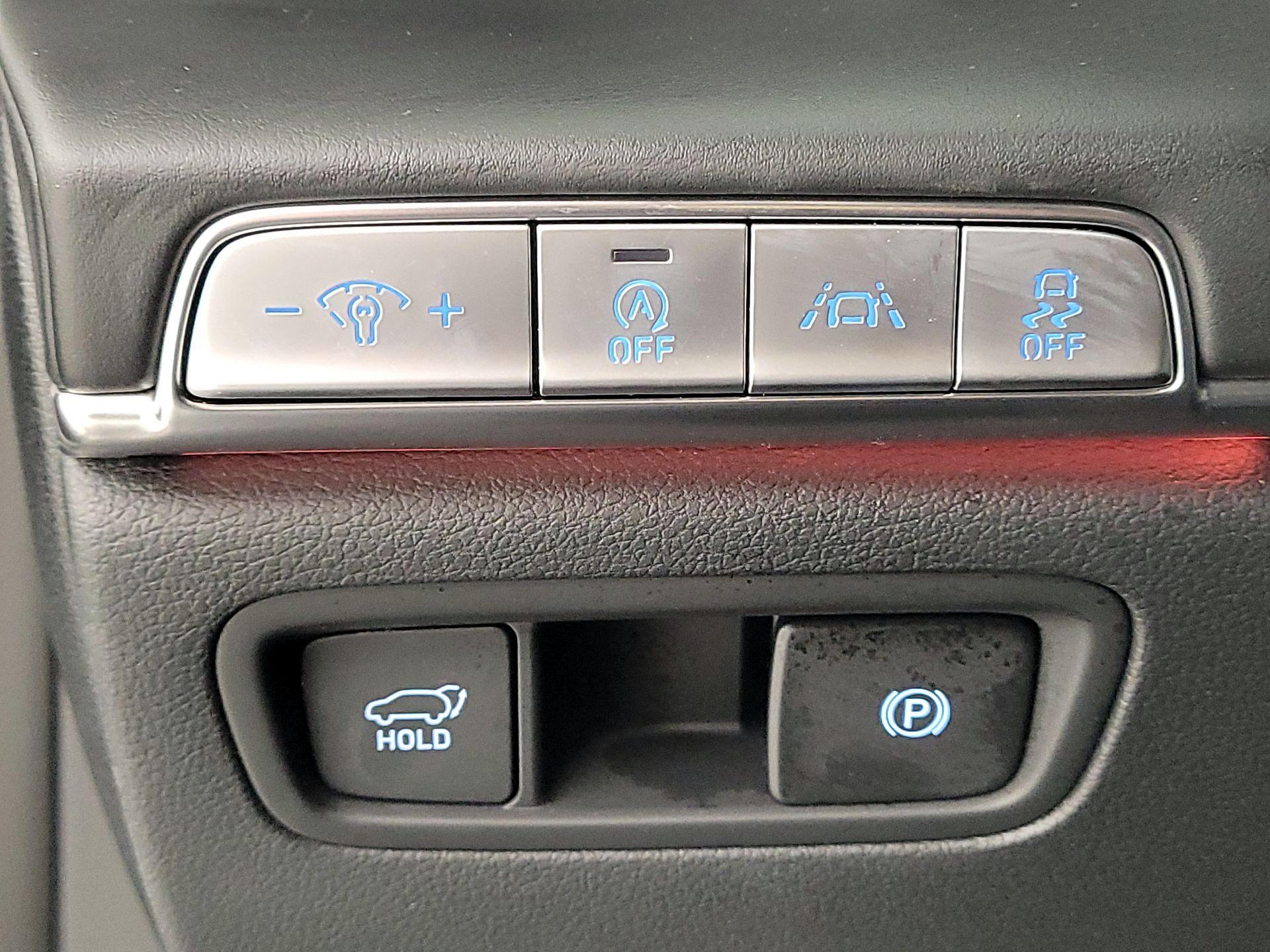 Thumbnail: 2021 Genesis GV80 - 13