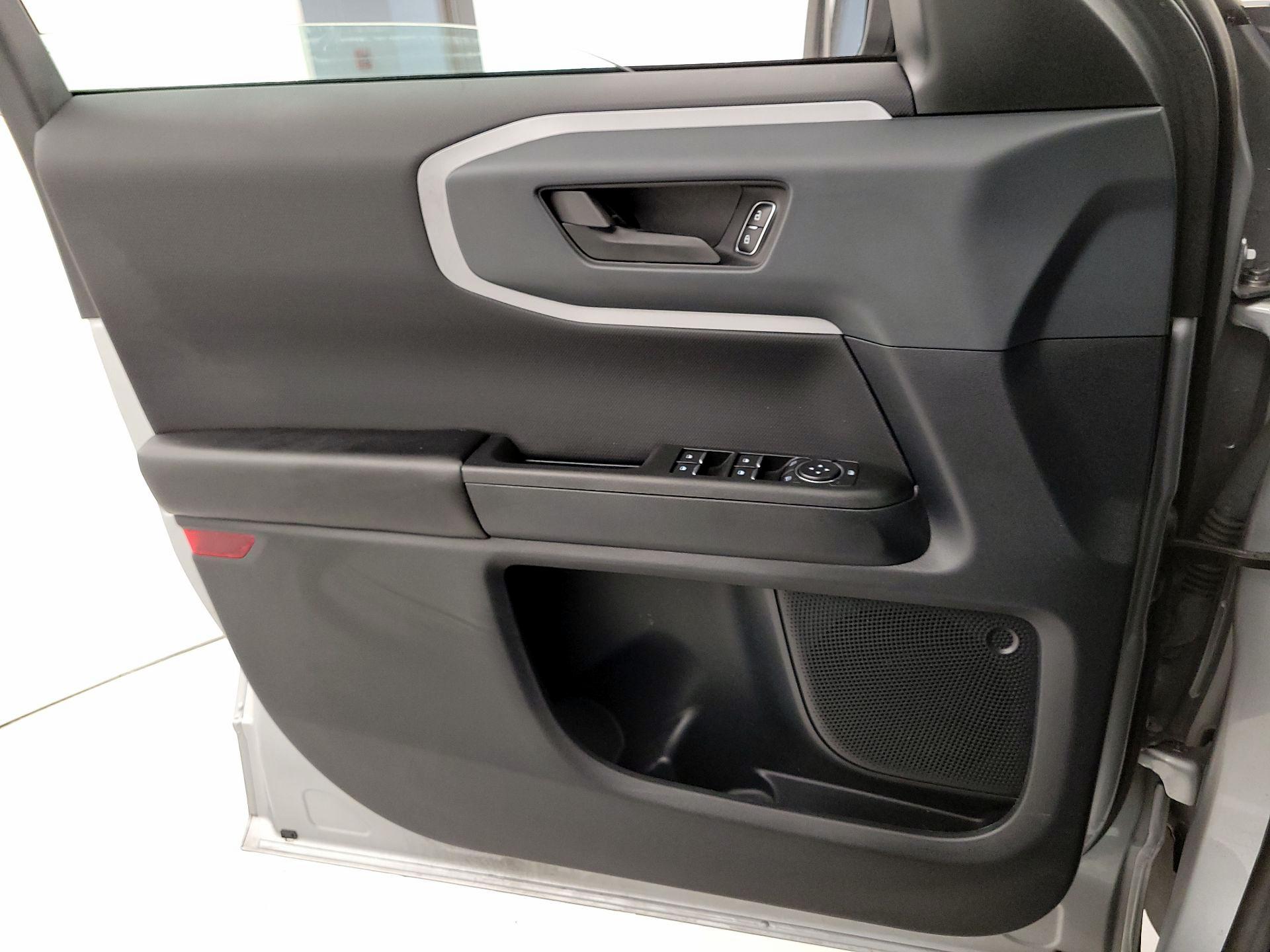 Thumbnail: 2021 Ford Bronco Sport - 12