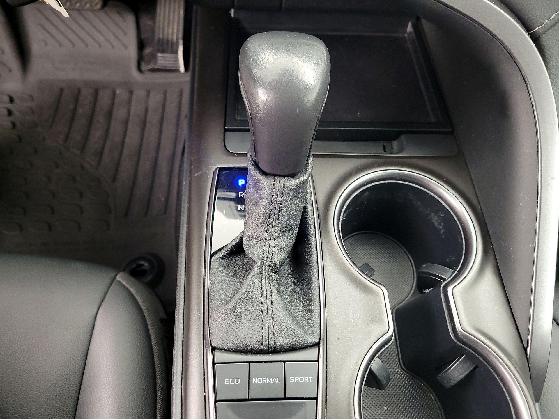 Thumbnail: 2024 Toyota Camry - 16