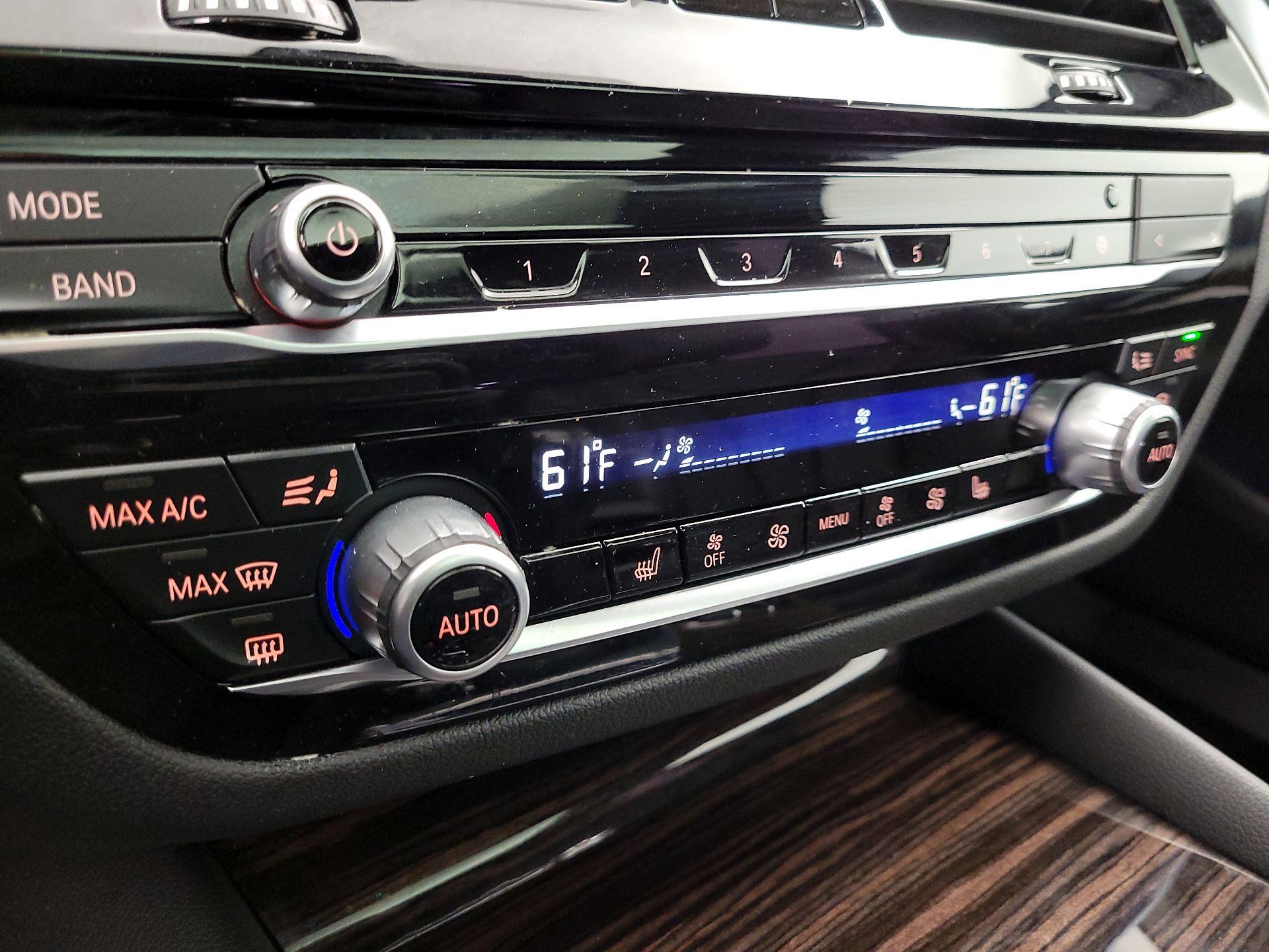 Thumbnail: 2023 BMW 5 Series - 17