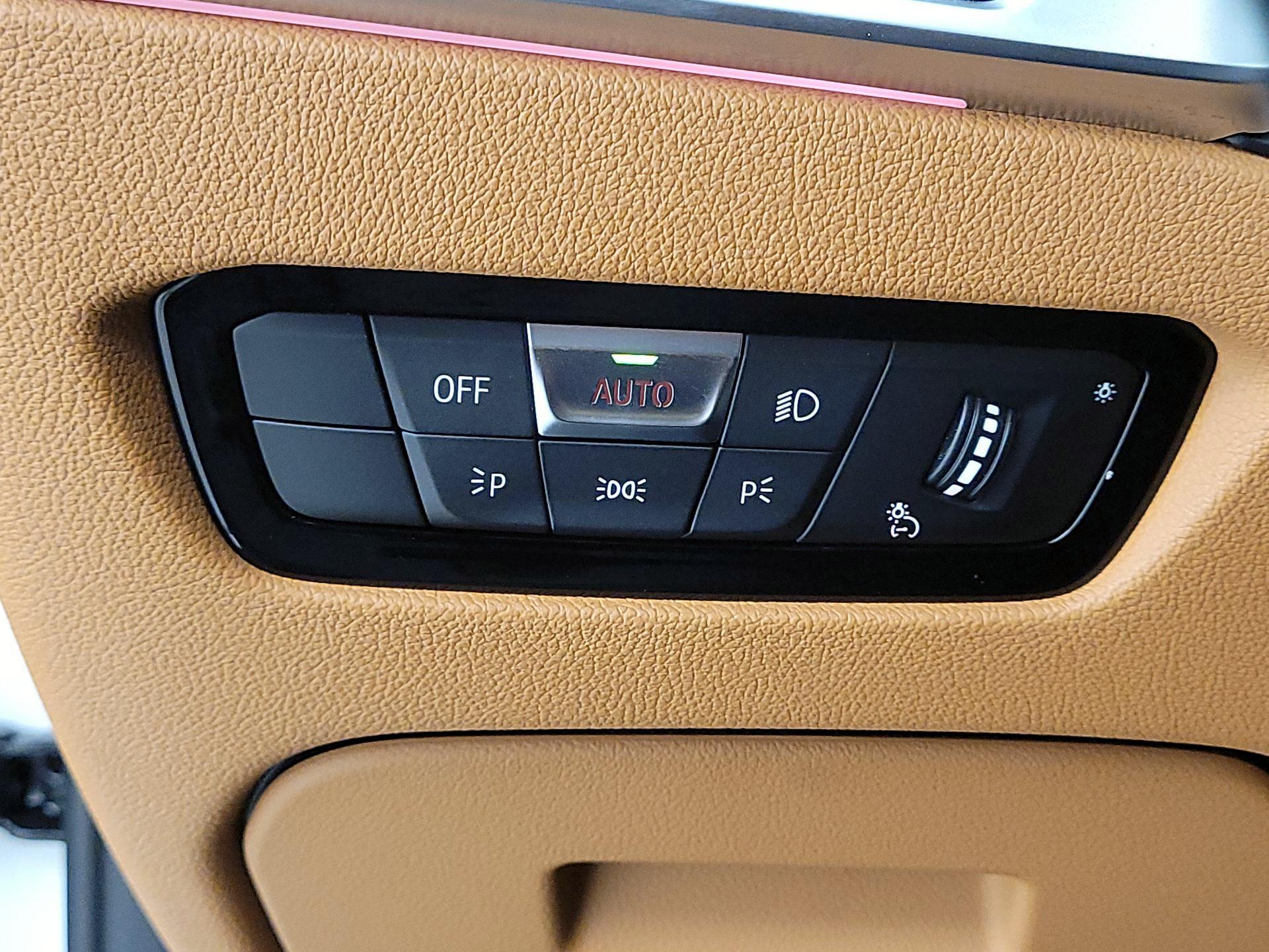 Thumbnail: 2021 BMW 3 Series - 13