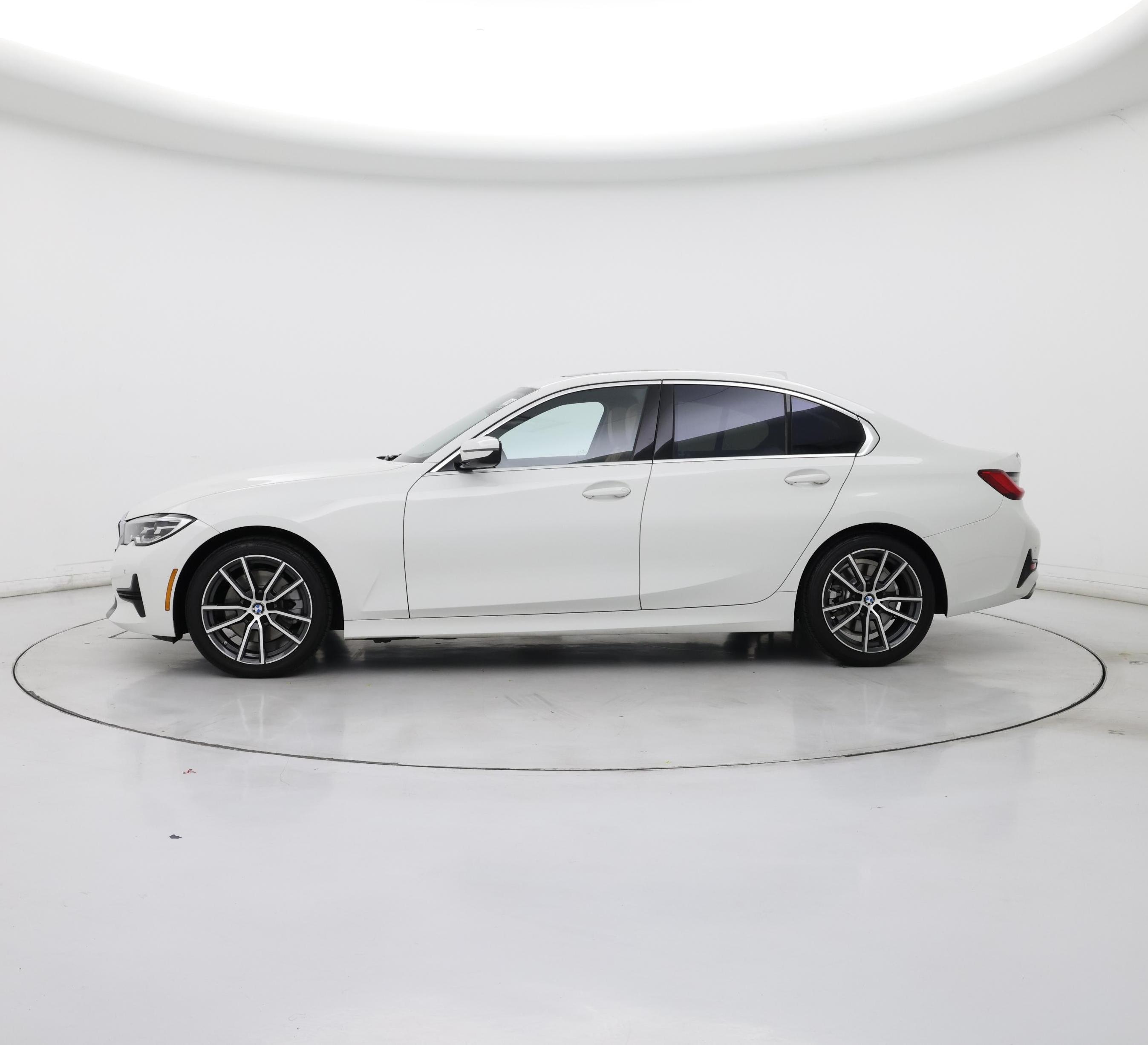 Thumbnail: 2021 BMW 3 Series - 3