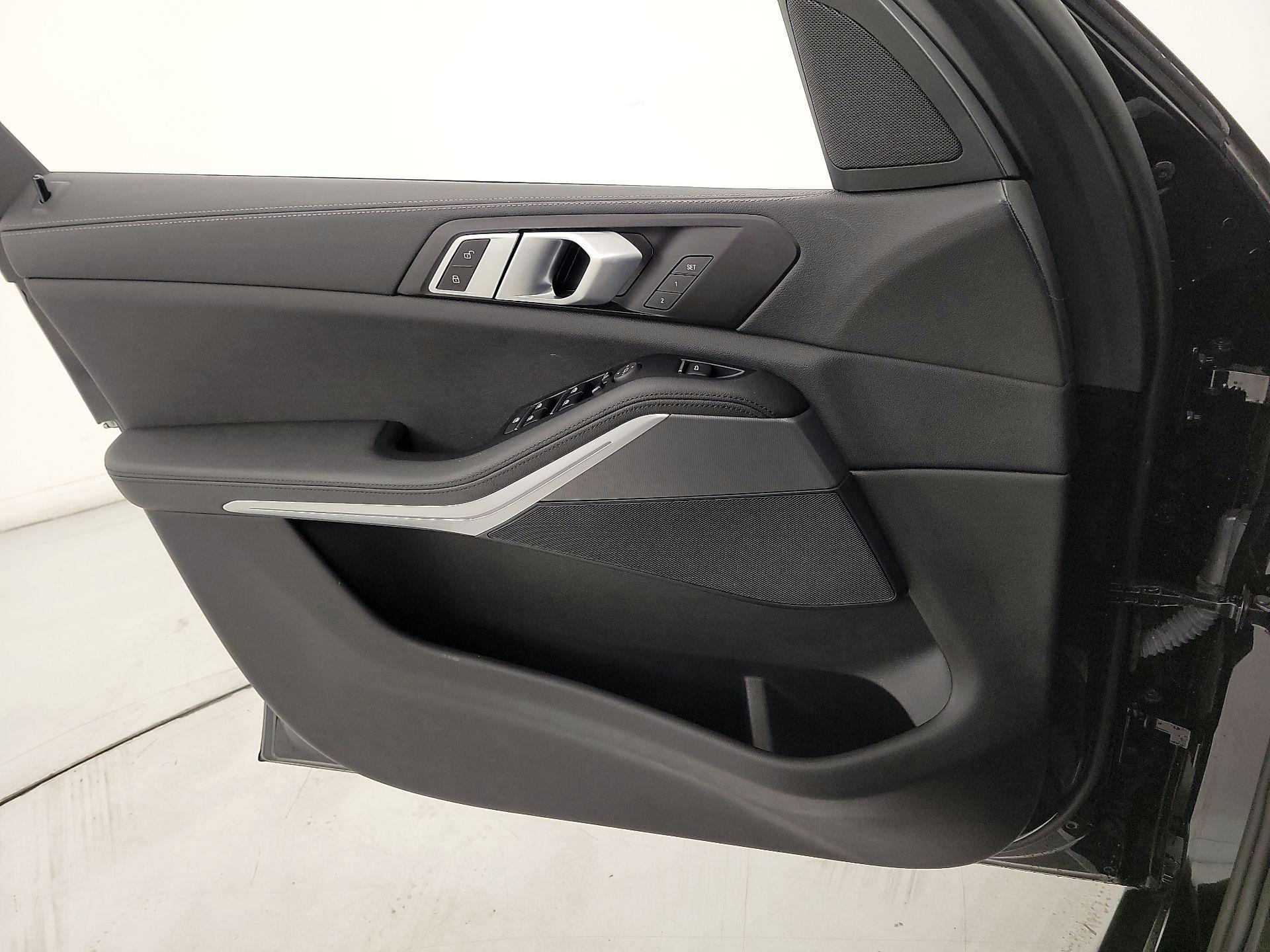 Thumbnail: 2022 BMW X5 - 12