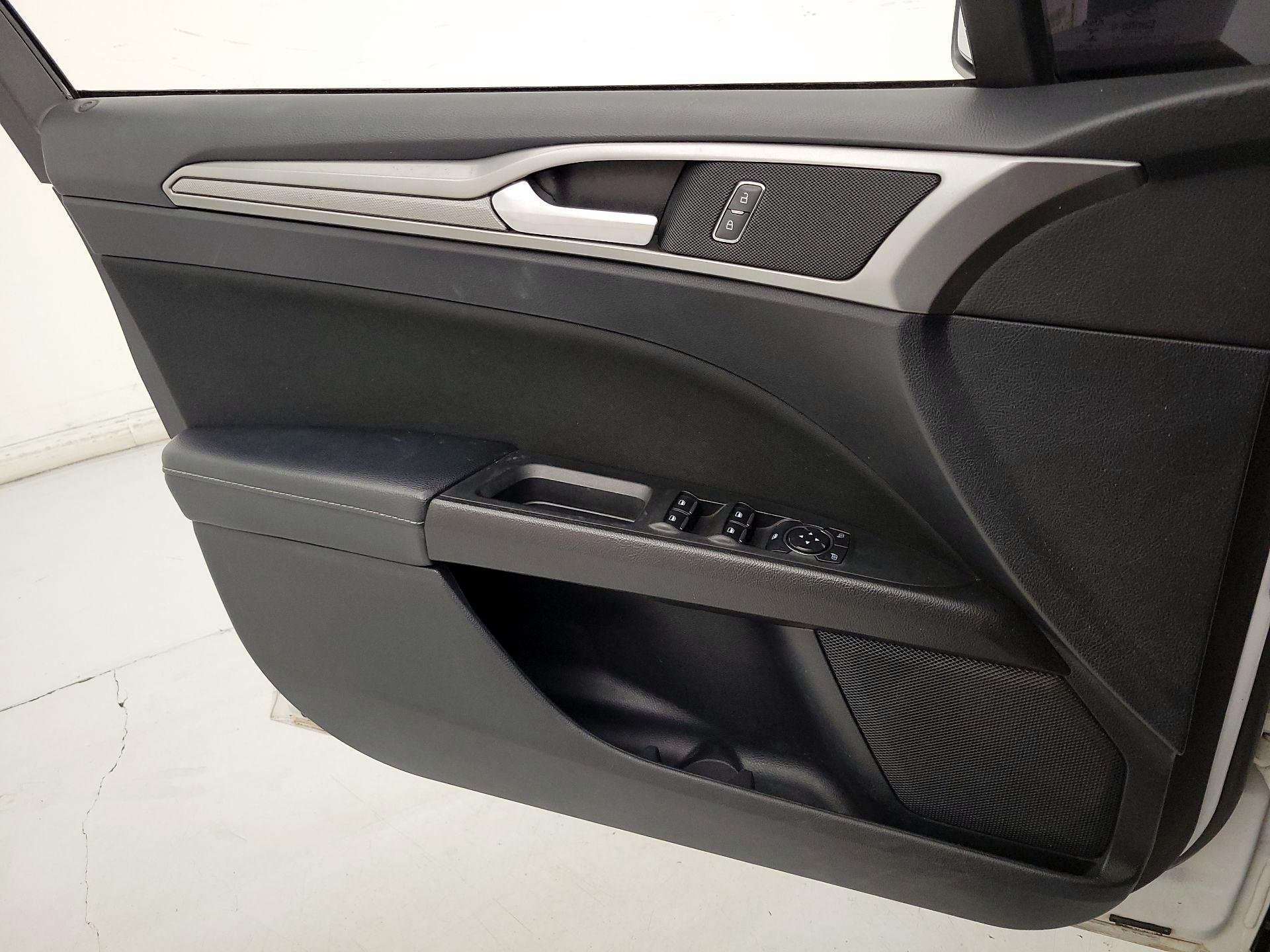 Thumbnail: 2019 Ford Fusion - 12