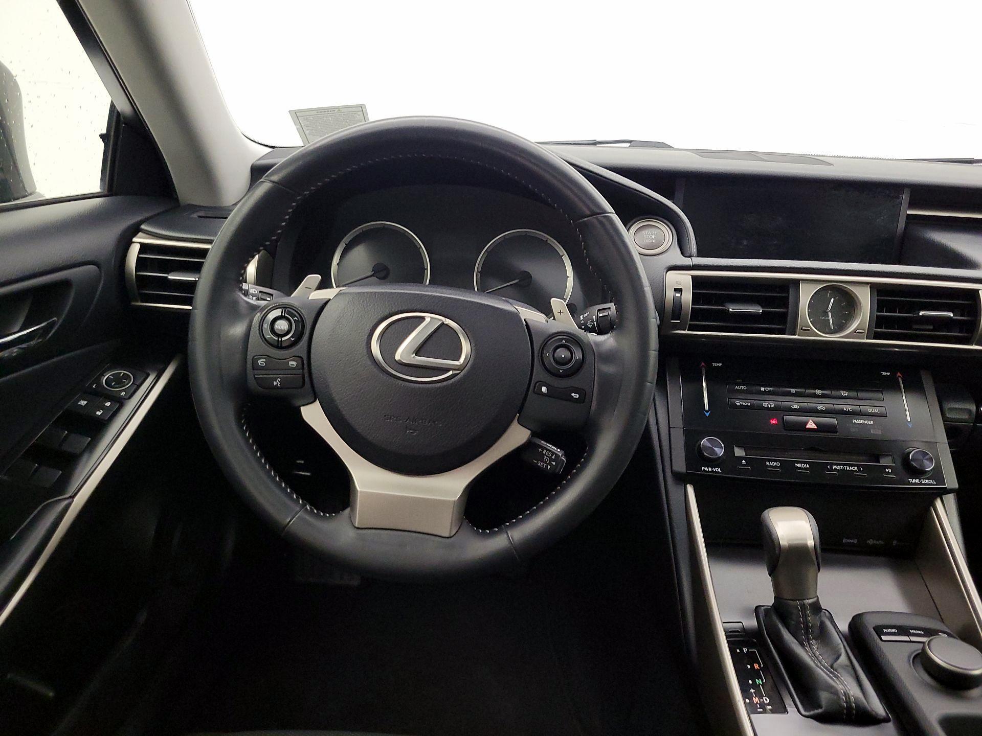 Thumbnail: 2014 Lexus IS - 10