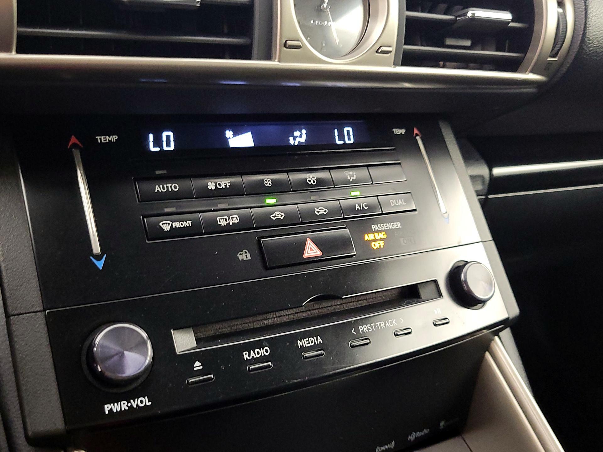 Thumbnail: 2014 Lexus IS - 16