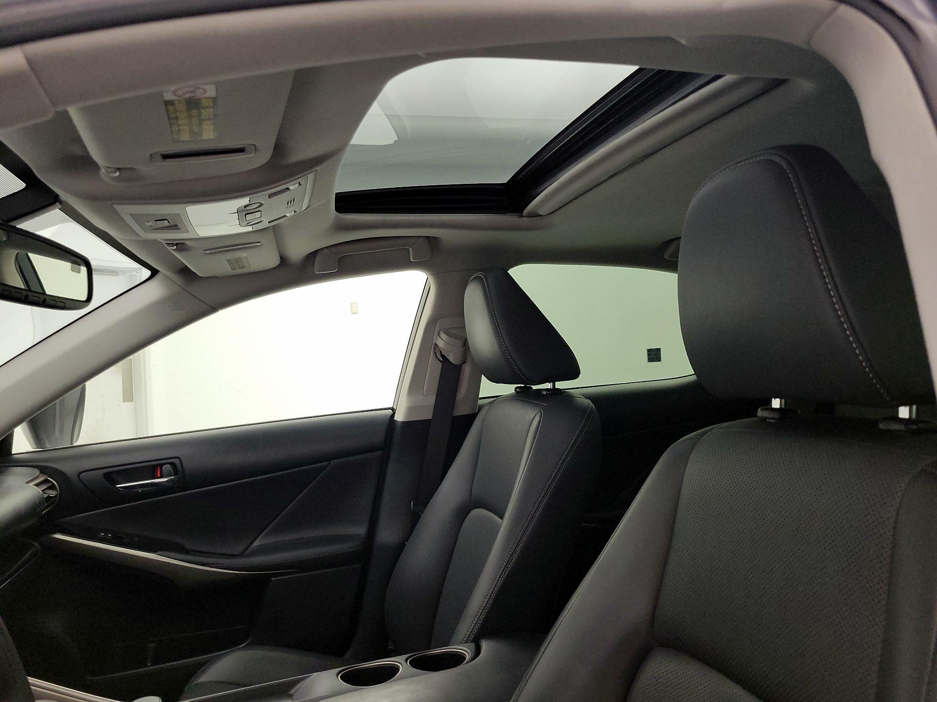 Thumbnail: 2014 Lexus IS - 18